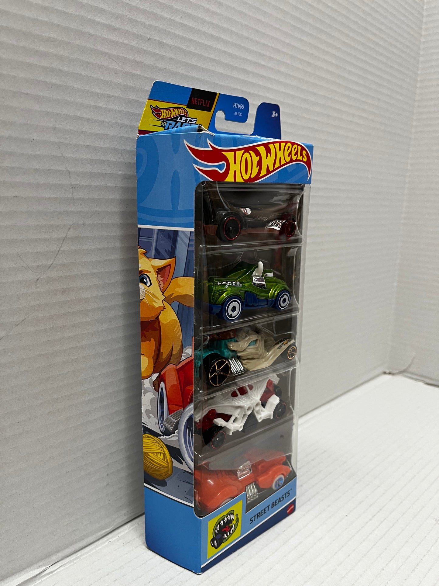 Hot Wheels Street Beasts 5 Pack HTV55 2024 Sealed Netflix Redline Wheels Top Car