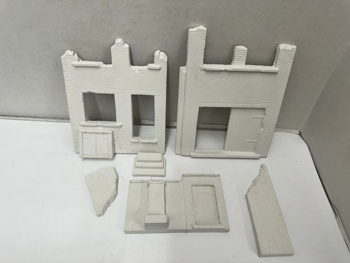 Verlinden Productions 1/35 Ruined Street N MDA 35002