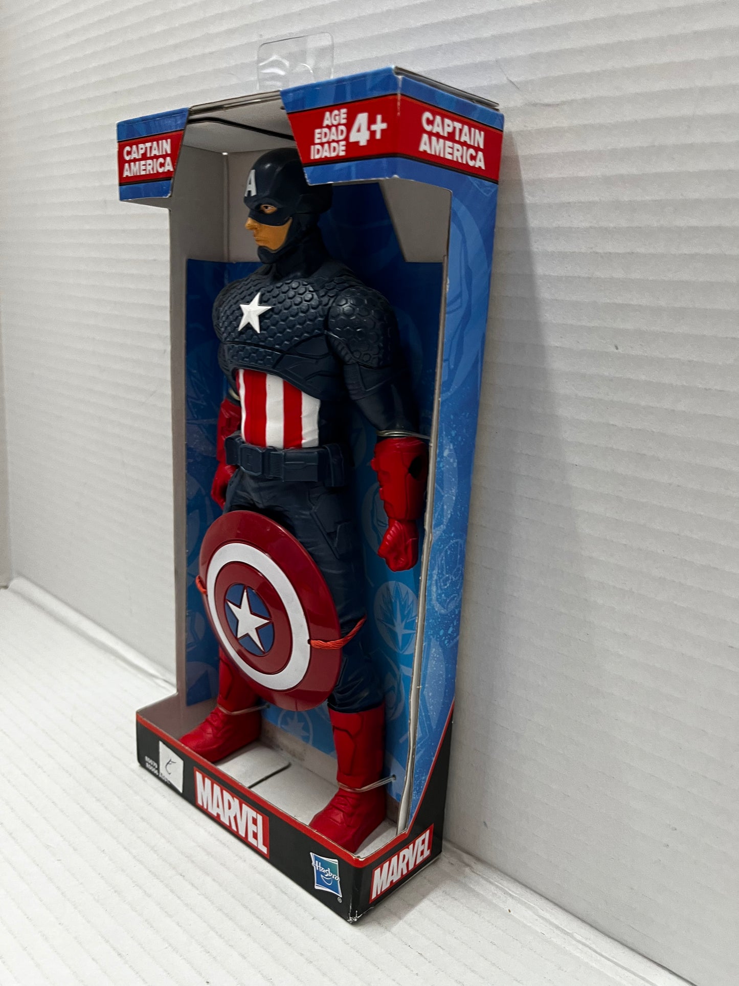 Marvel Hasbro CAPTAIN AMERICA 9 Inch Action Figure - New In Original Packaging