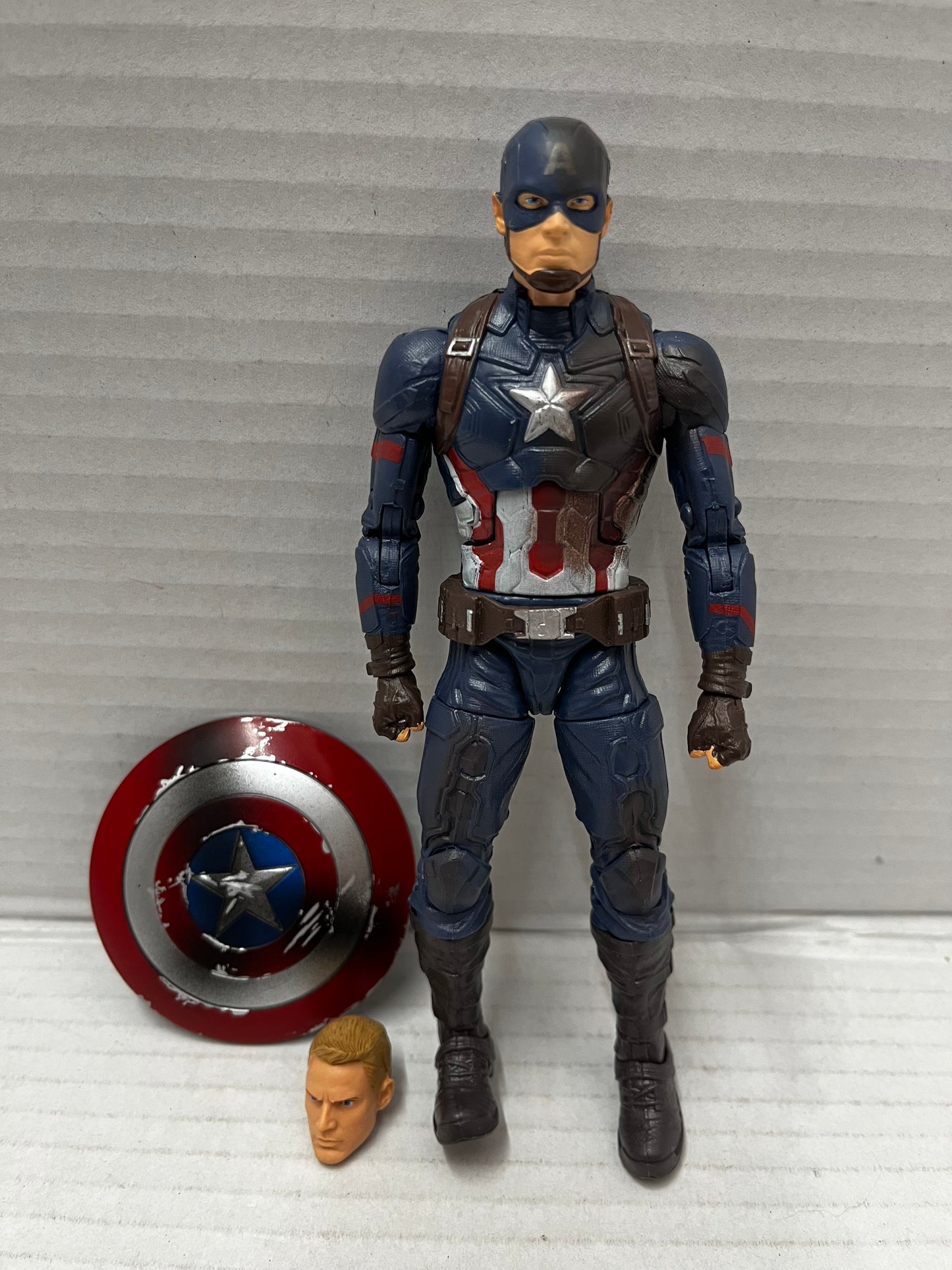 Marvel Legends Civil War Battle Damaged CAPTAIN AMERICA 6" Figure
