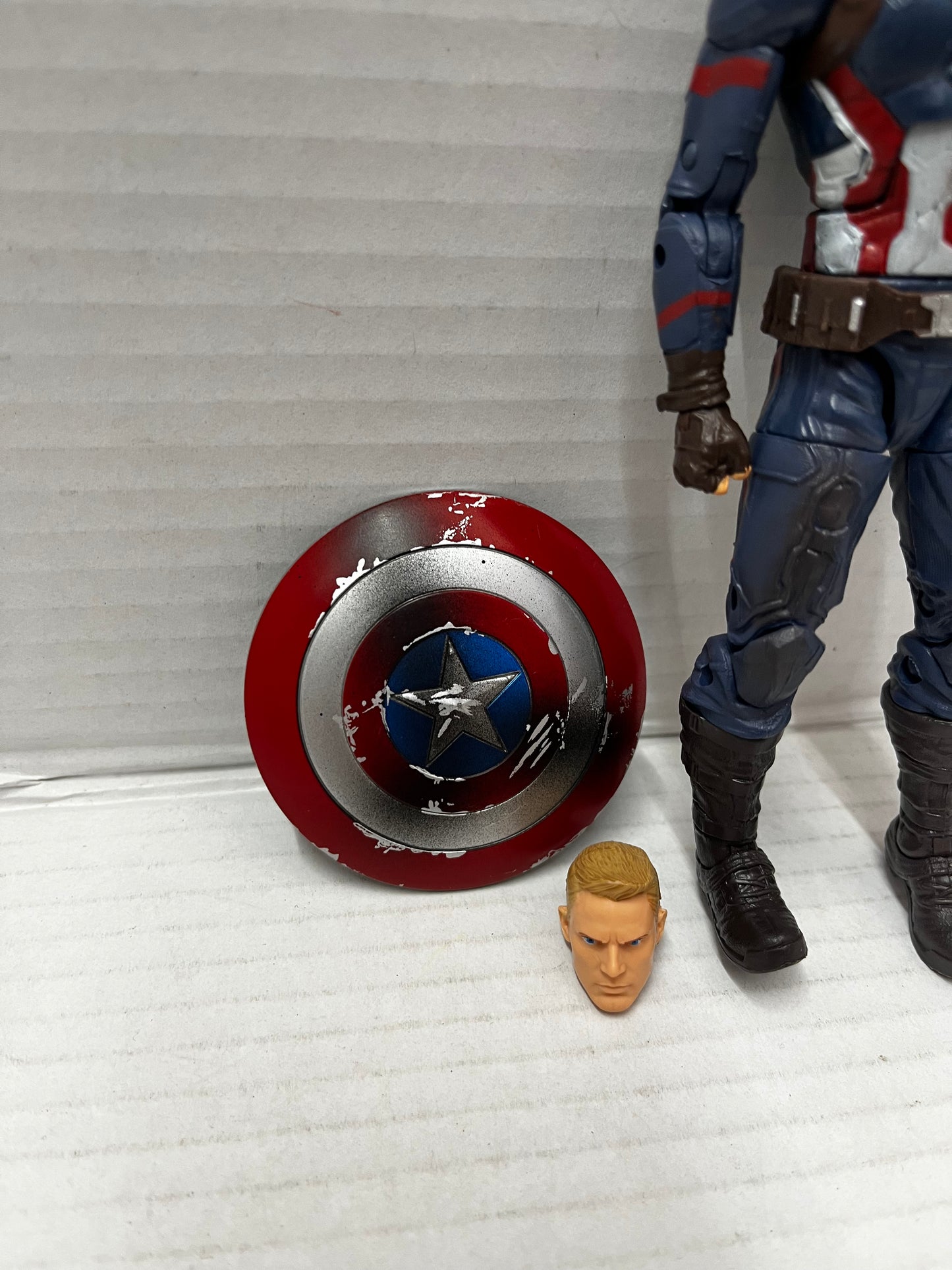 Marvel Legends Civil War Battle Damaged CAPTAIN AMERICA 6" Figure