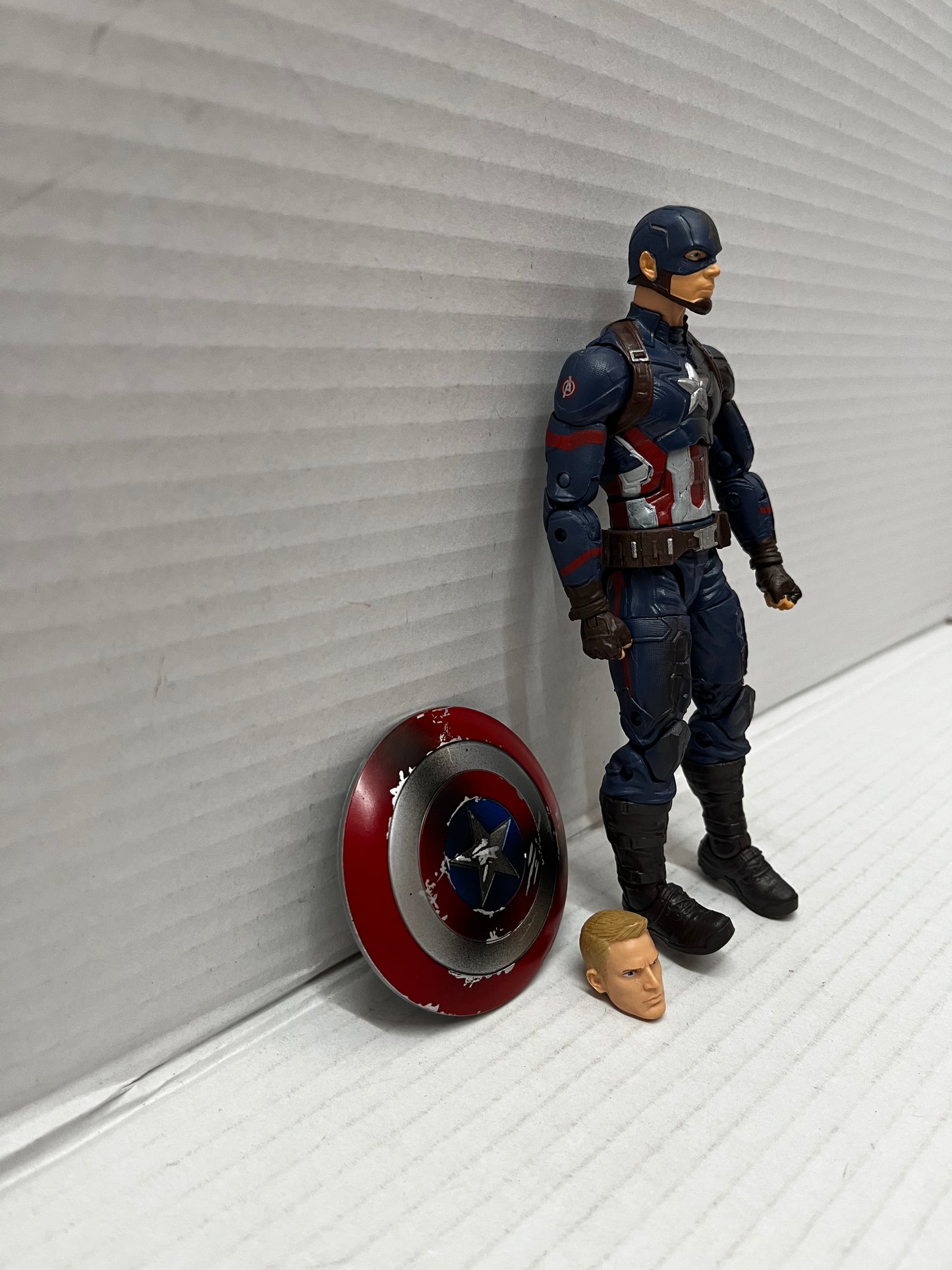 Marvel Legends Civil War Battle Damaged CAPTAIN AMERICA 6" Figure