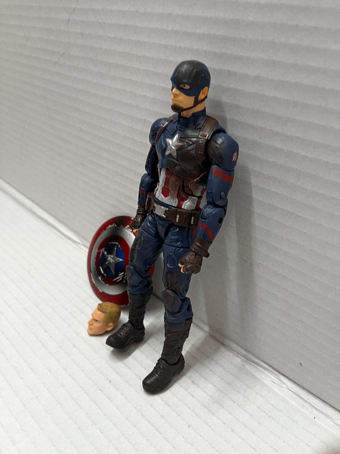 Marvel Legends Civil War Battle Damaged CAPTAIN AMERICA 6" Figure