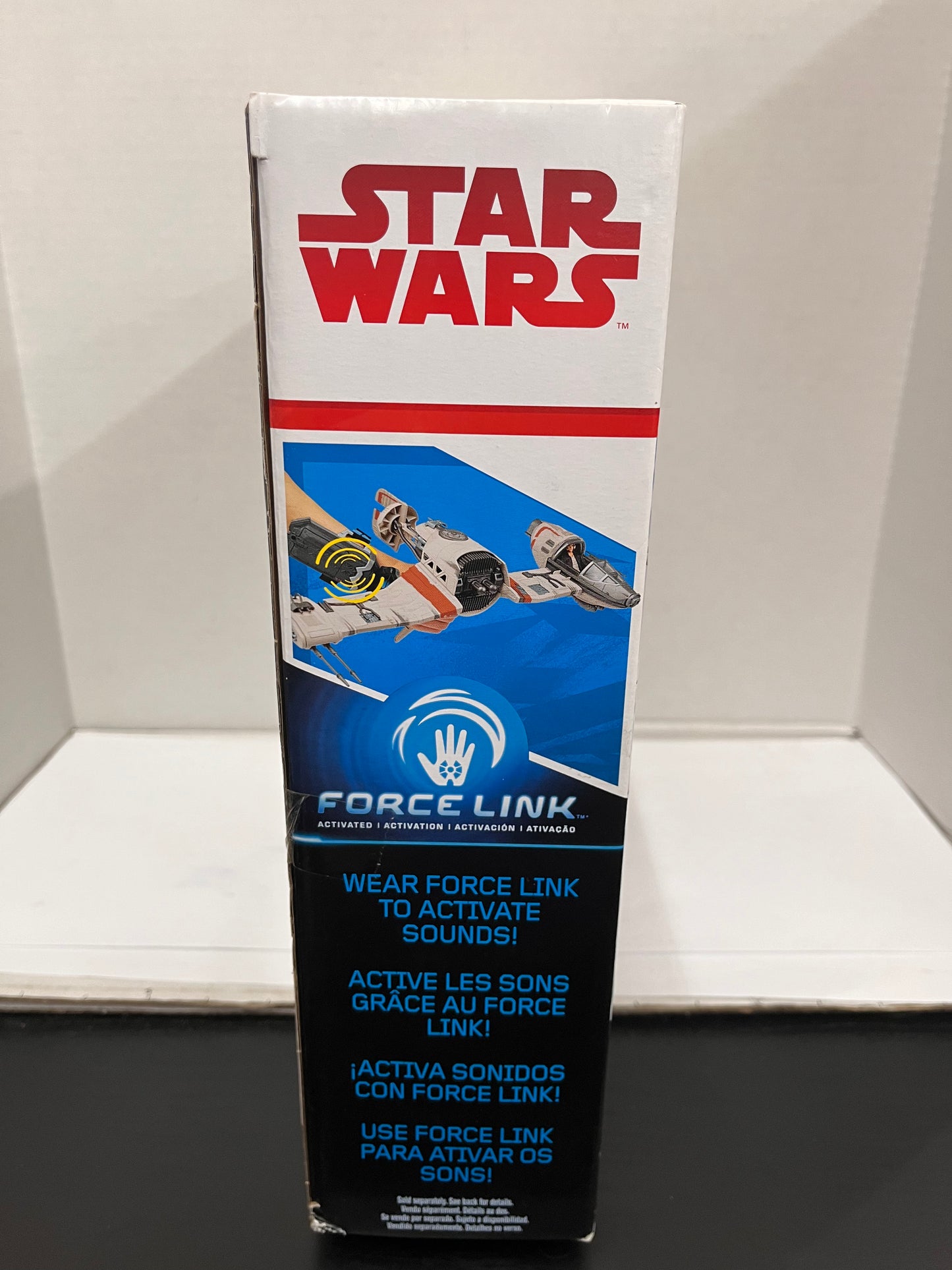 Star Wars Resistance Ski Speeder w/Captain Poe Dameron Action Figure Force Link