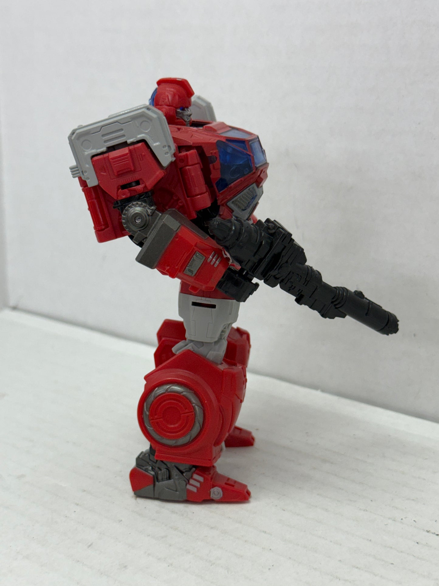 Transformers Ironhide Complete SS-84 Studio Series Deluxe Class #1