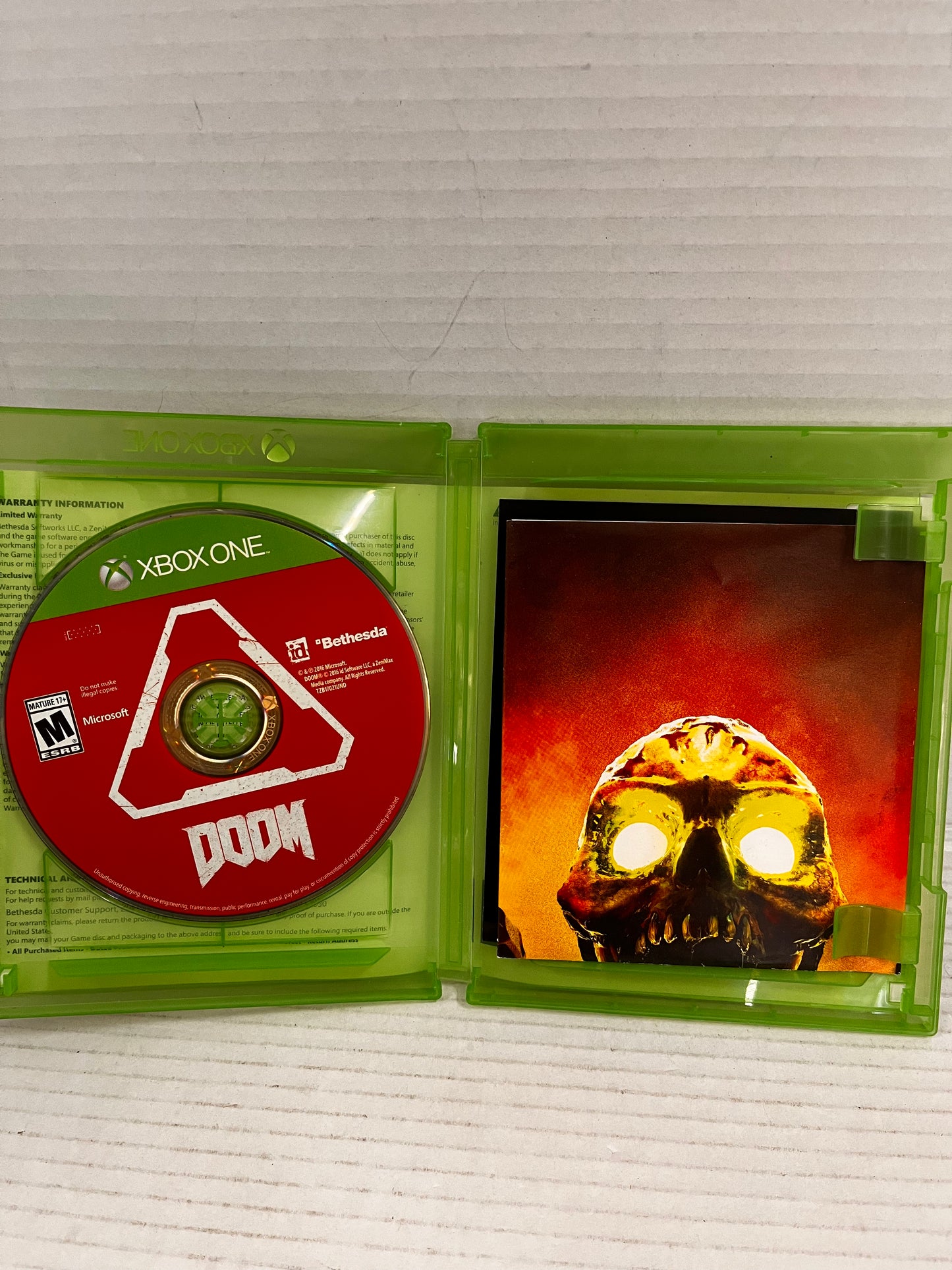 Doom Slayers Collection - Microsoft Xbox One with poster