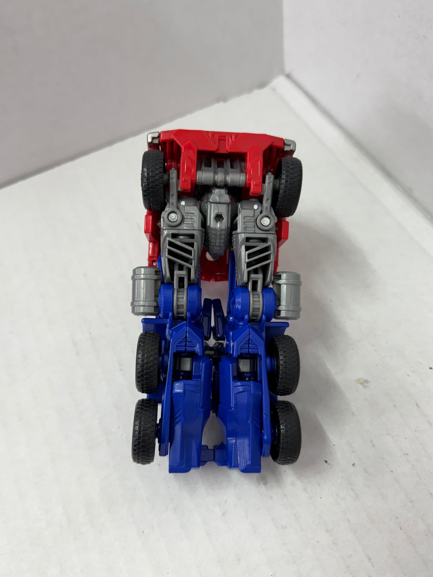 Transformers AOE Optimus Prime Evasion Mode Voyager Action Figure incomplete #1