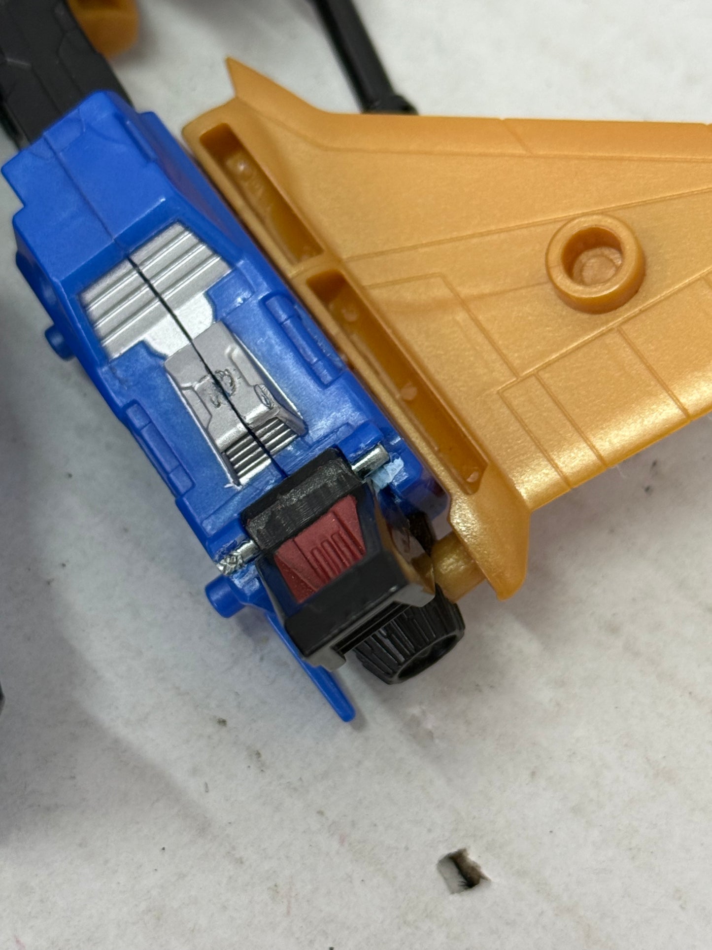 Transformers Dirge Complete Generations Deluxe Class Action Figure Blue&Gold #2