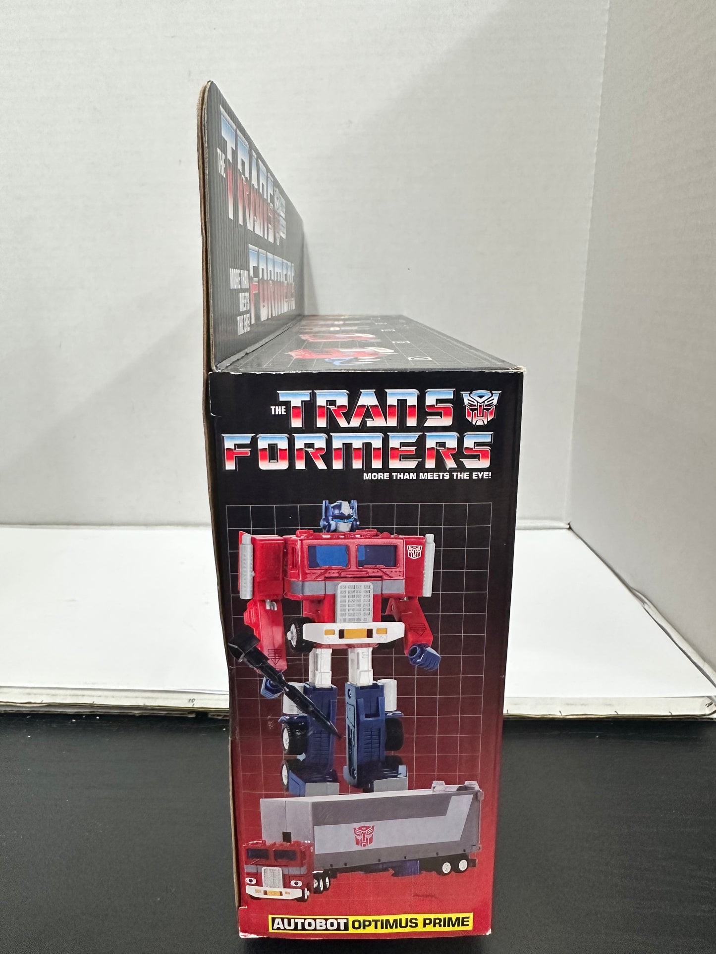 Transformers G1 Retro Reissue OPTIMUS PRIME Sealed 40th Anniversary