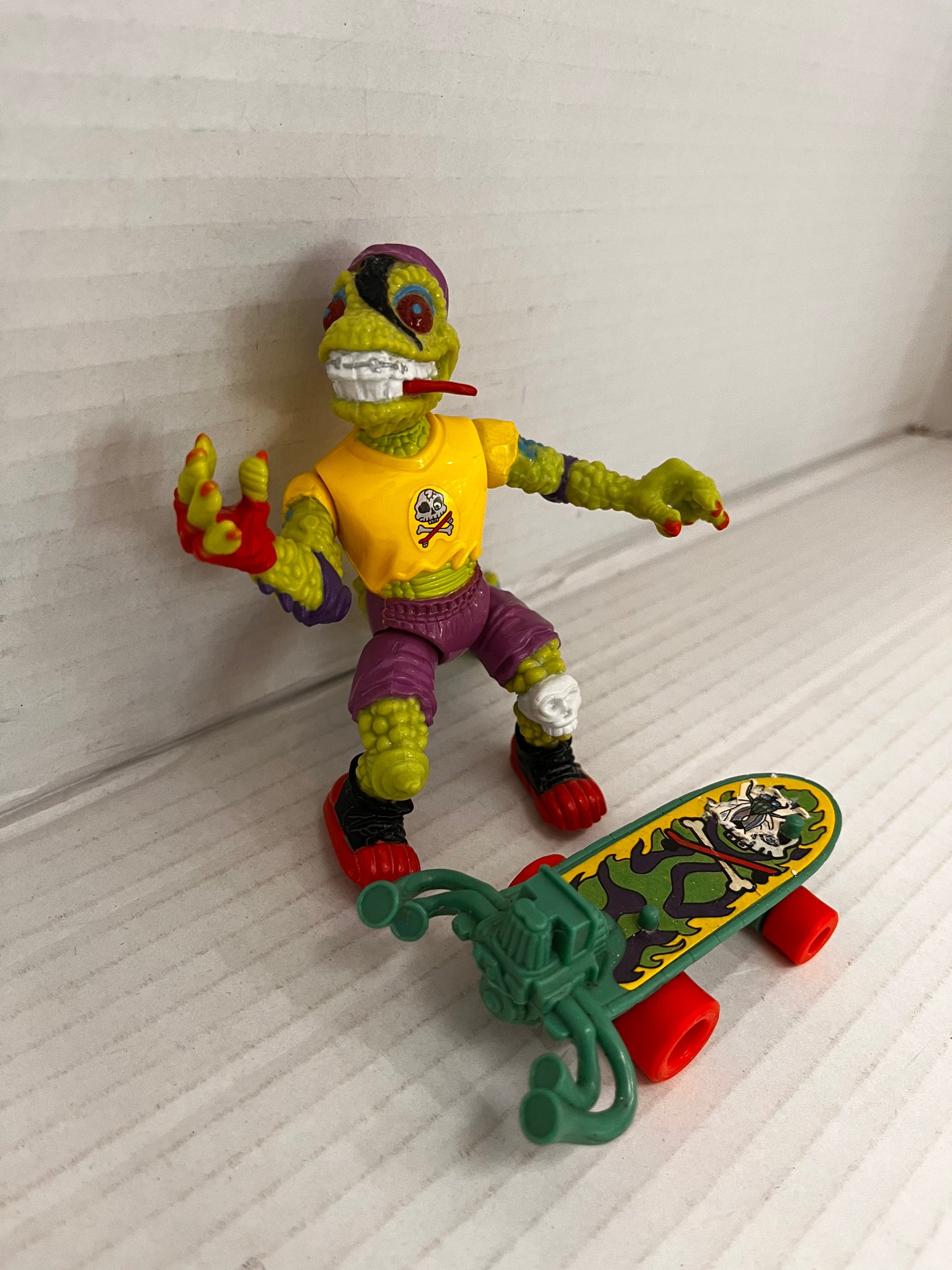 Vintage 1990 Teenage Mutant Ninja Turtles TMNT Mondo Gecko Figure W/ Skateboard