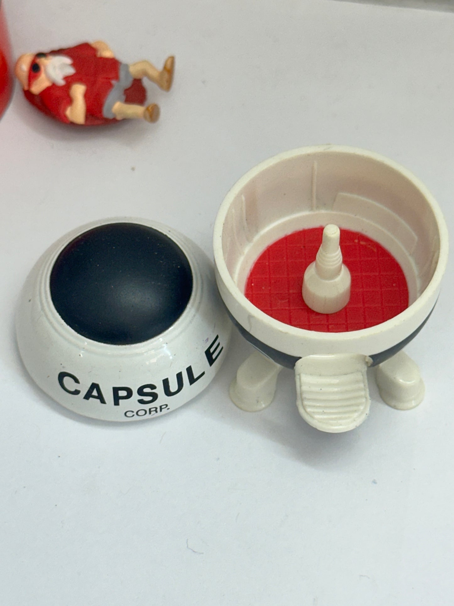 2000 Dragonball Z Mini Master Roshi Capsule Corporation Spaceship FUNimation