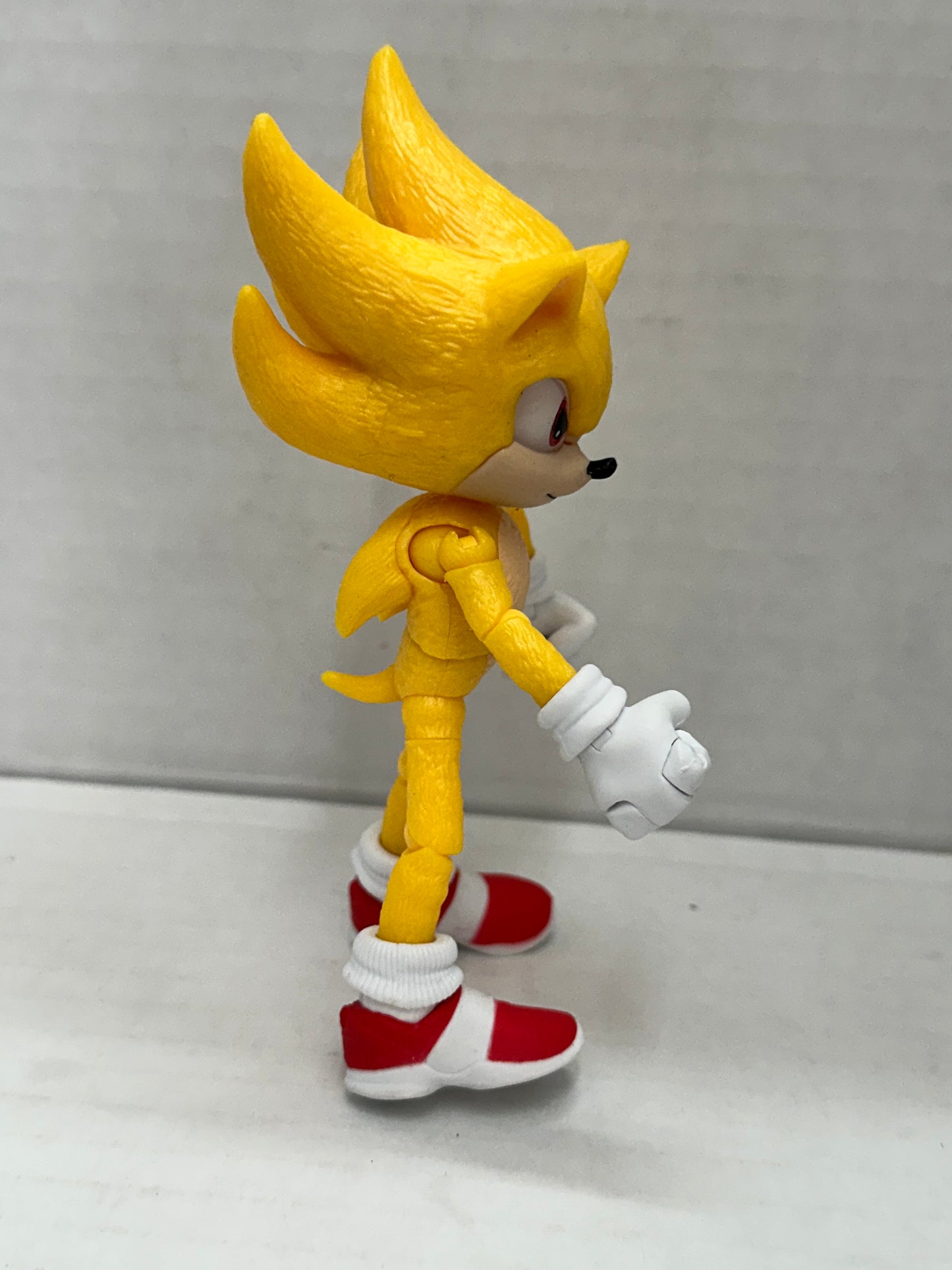 Jakks Pacific Sonic the Hedgehog Yellow Super Sonic 6" Poseable Action Figure