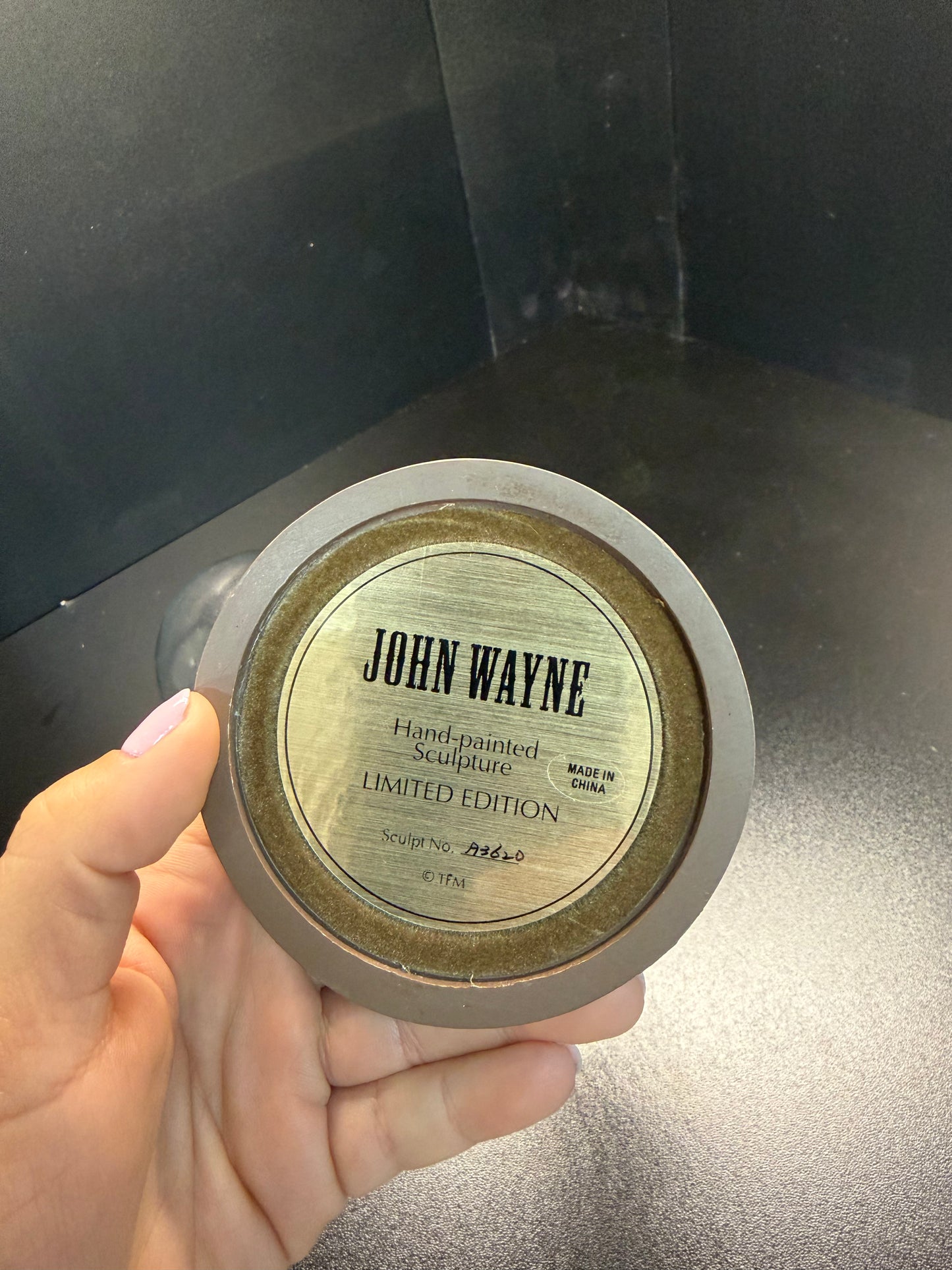 Franklin Mint John Wayne WESTERN LAWMAN Glass Domed Sculpture