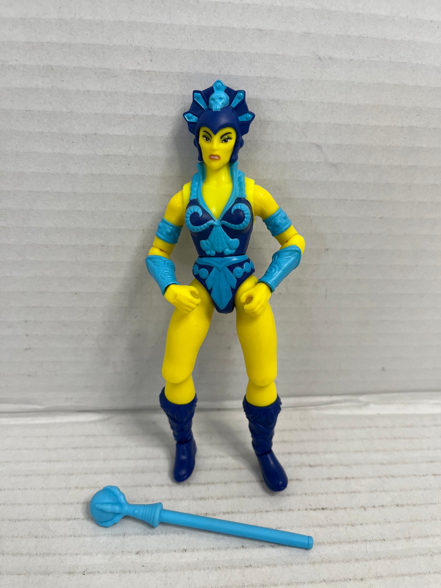 Mattel MOTU Masters of the Universe Origins Evil Lyn 5.5" Figure Complete