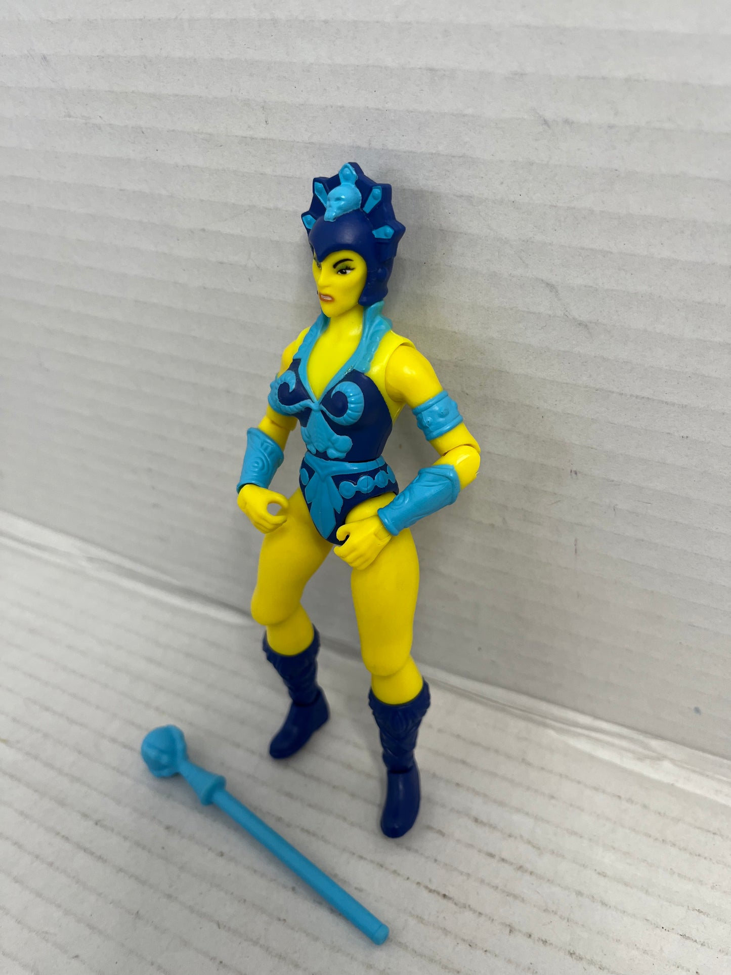 Mattel MOTU Masters of the Universe Origins Evil Lyn 5.5" Figure Complete