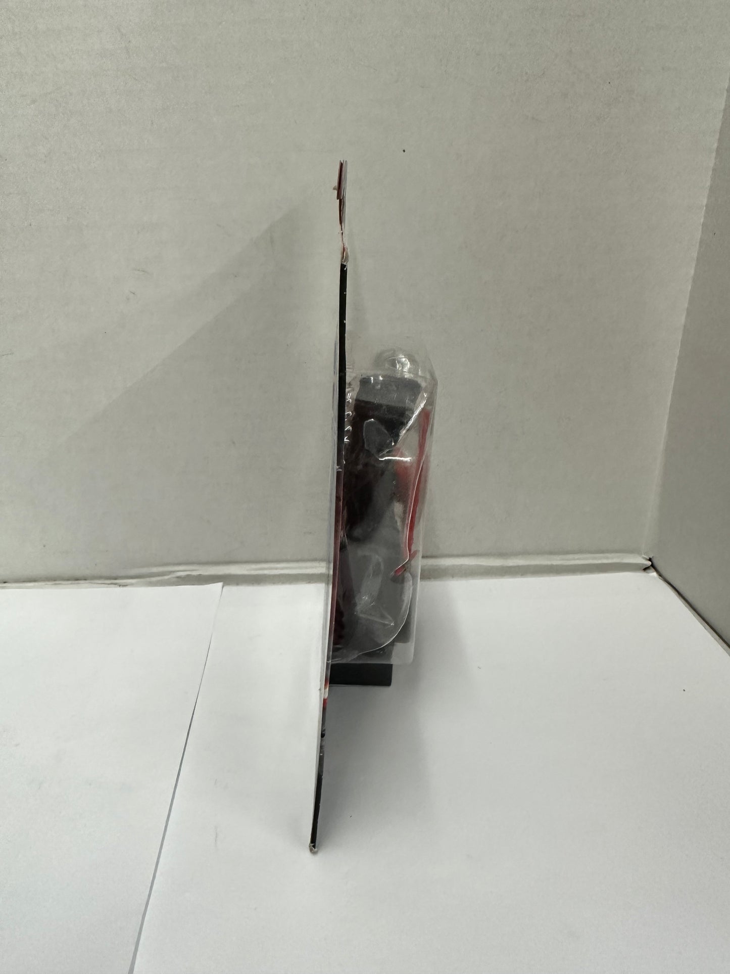 Kylo Ren DISNEY HASBRO 3.75 Action Figure (Projectile Firing) - STAR WARS