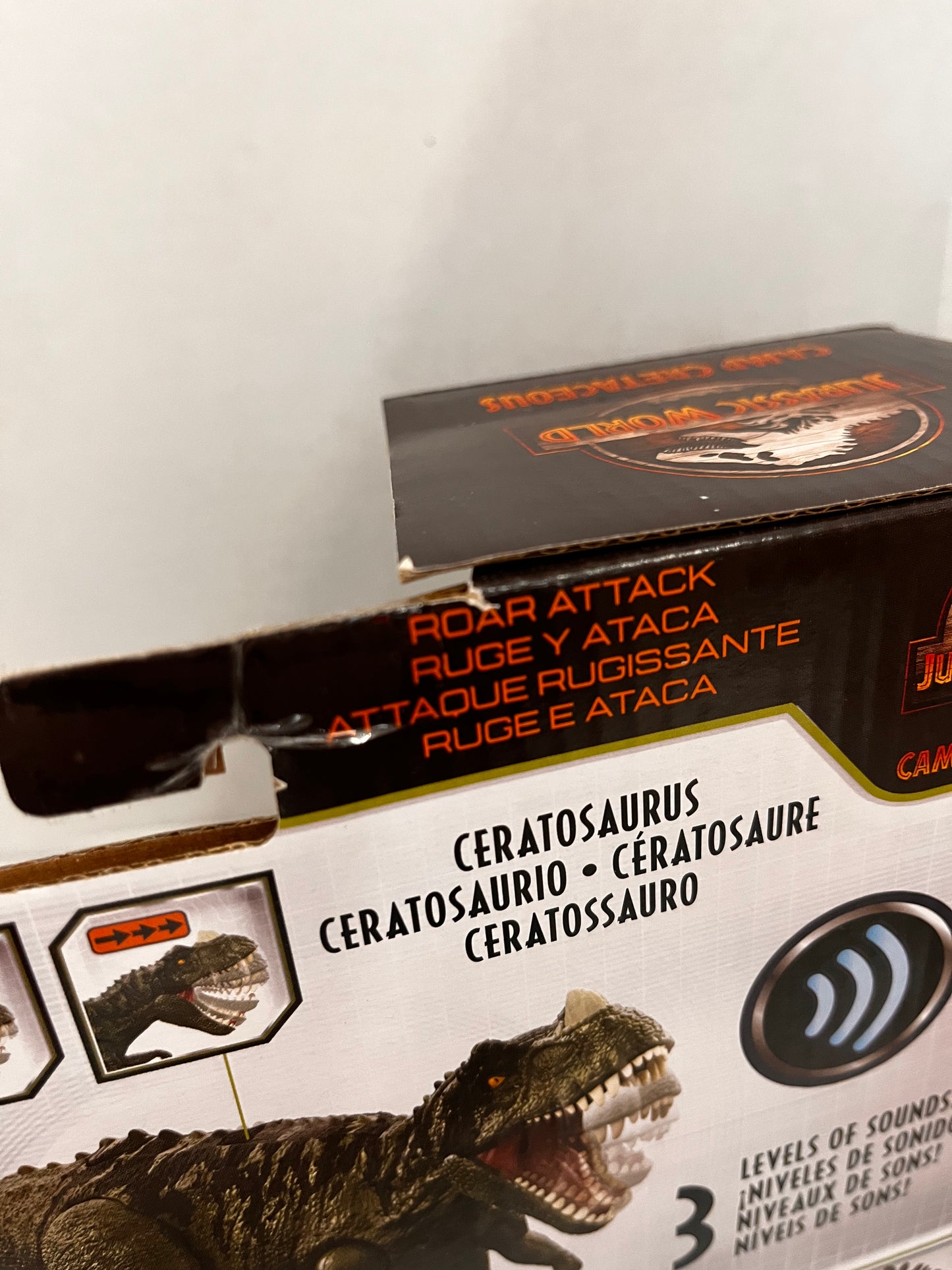 Jurassic World Camp Cretaceous Dino Escape ROAR ATTACK CERATOSAURUS GREEN MATTEL