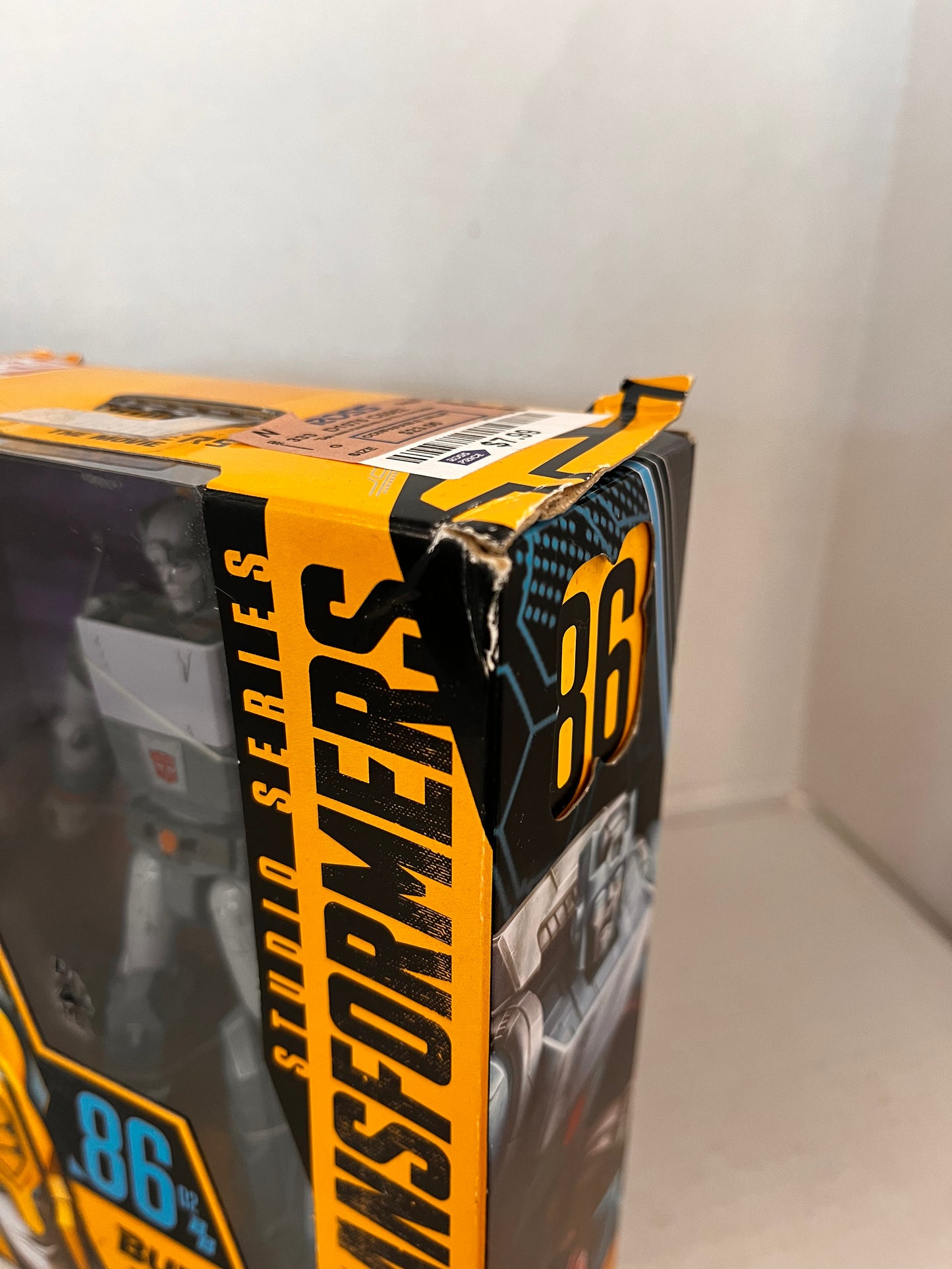 Hasbro Studio Series 86-02 |Buzzworthy Bumblebee| Kup Transformers Action Figure