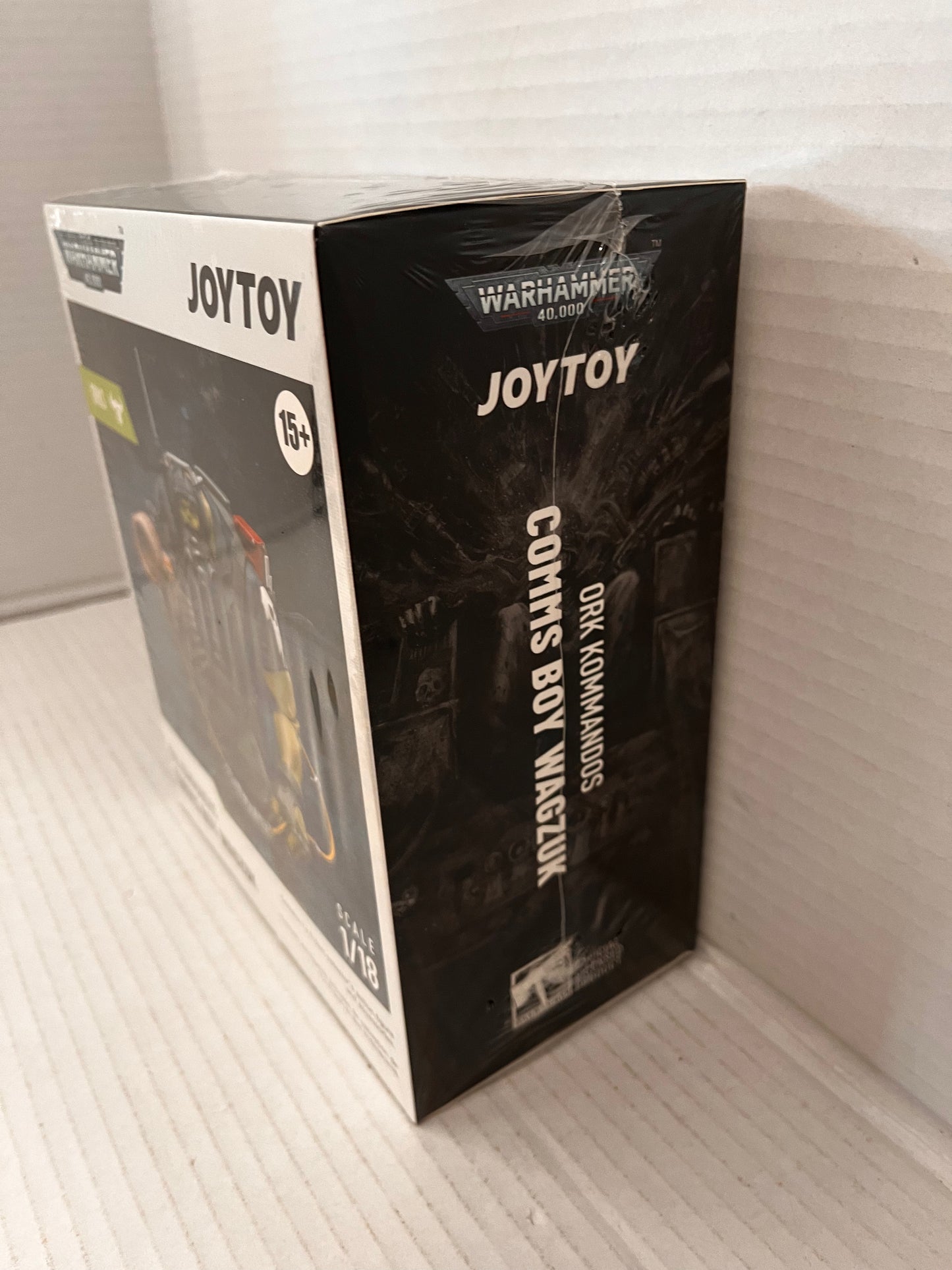 JoyToy War Hammer 40K Ork Kommandos Comms Boy Wagzuk