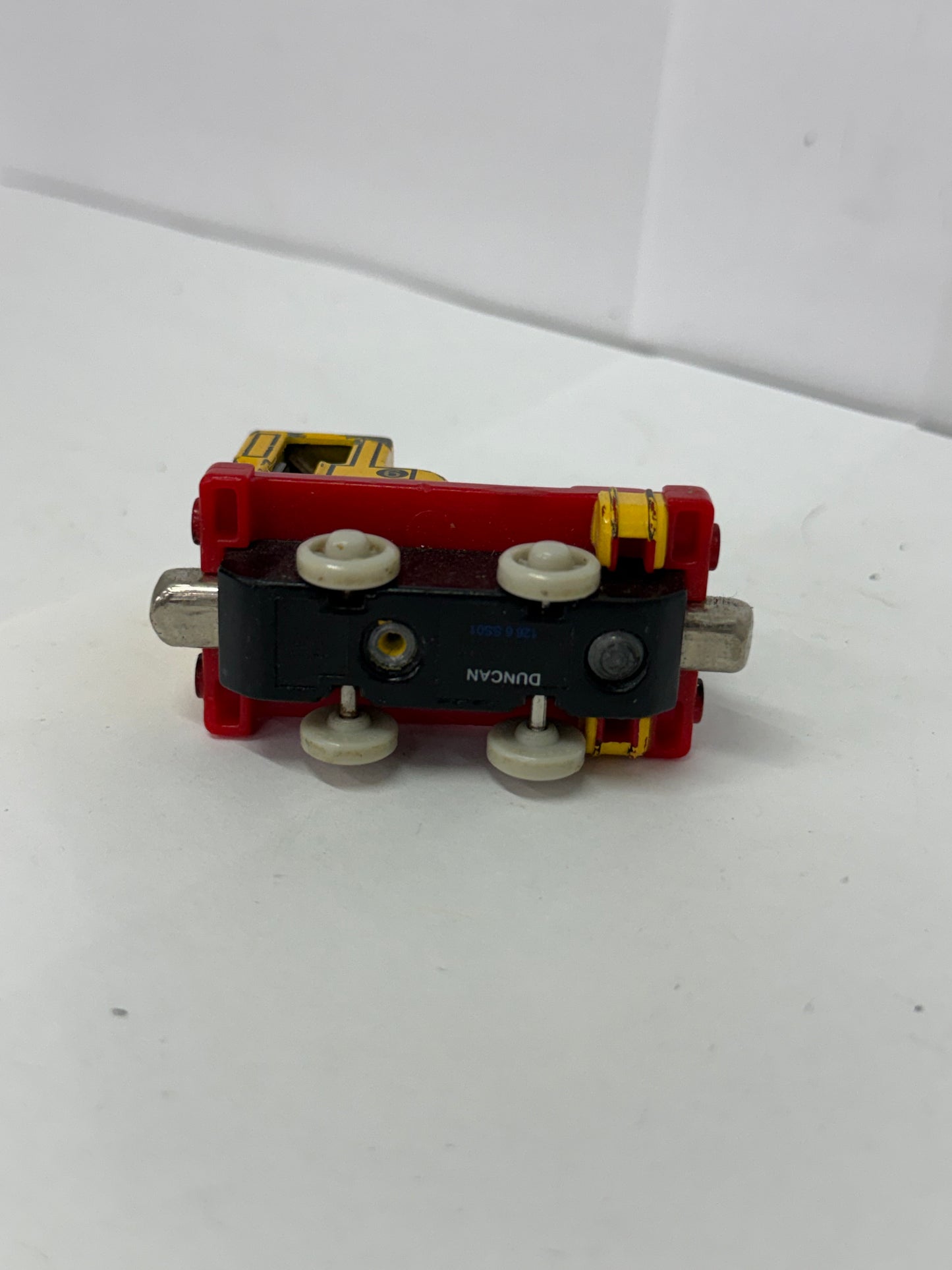 Thomas & Friends Take Along N Play DUNCAN TRAIN ENGINE Diecast Metal Magnetic