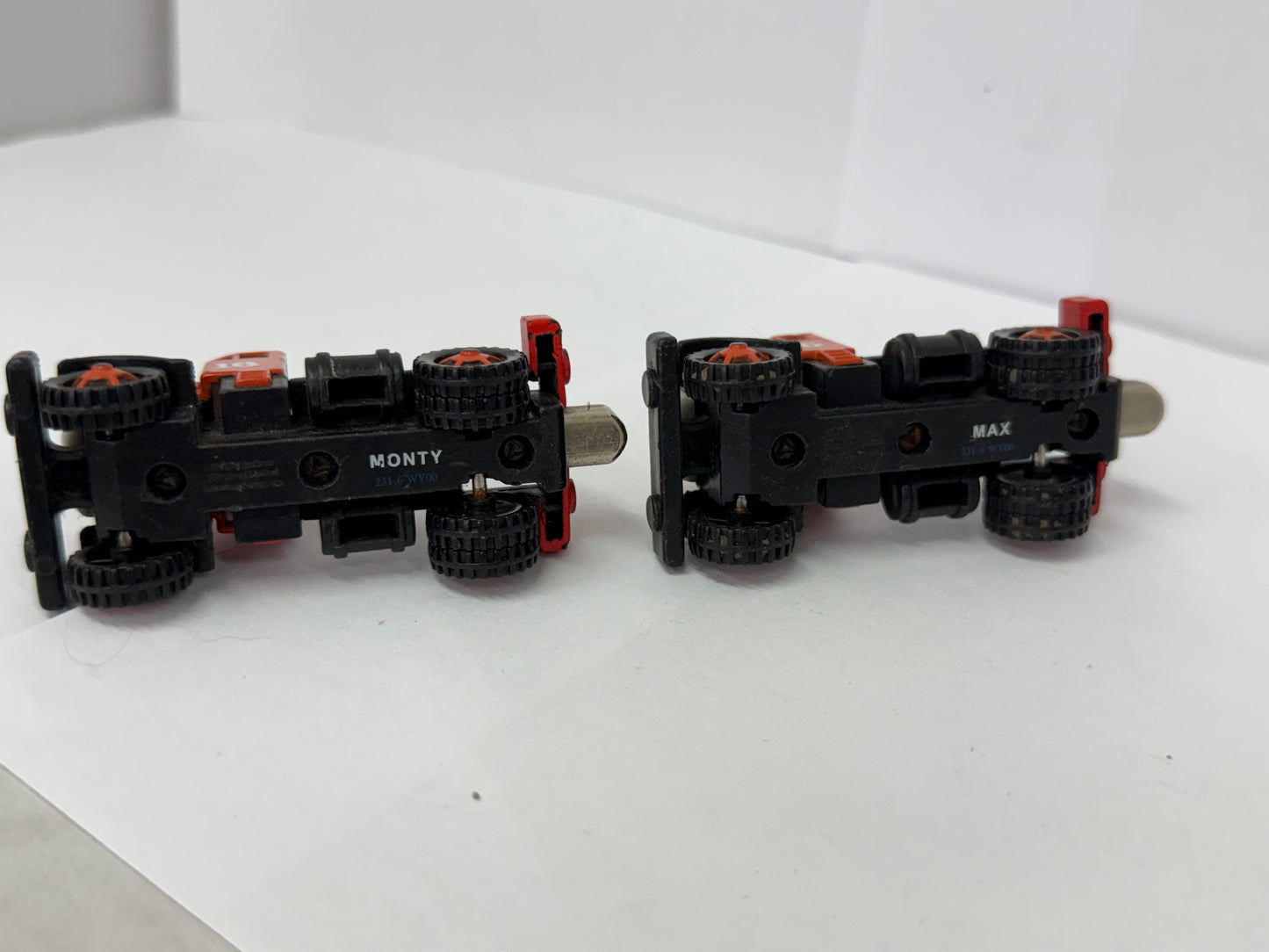 Thomas & Friends - MAX & MONTY - Die Cast Train Dump Trucks