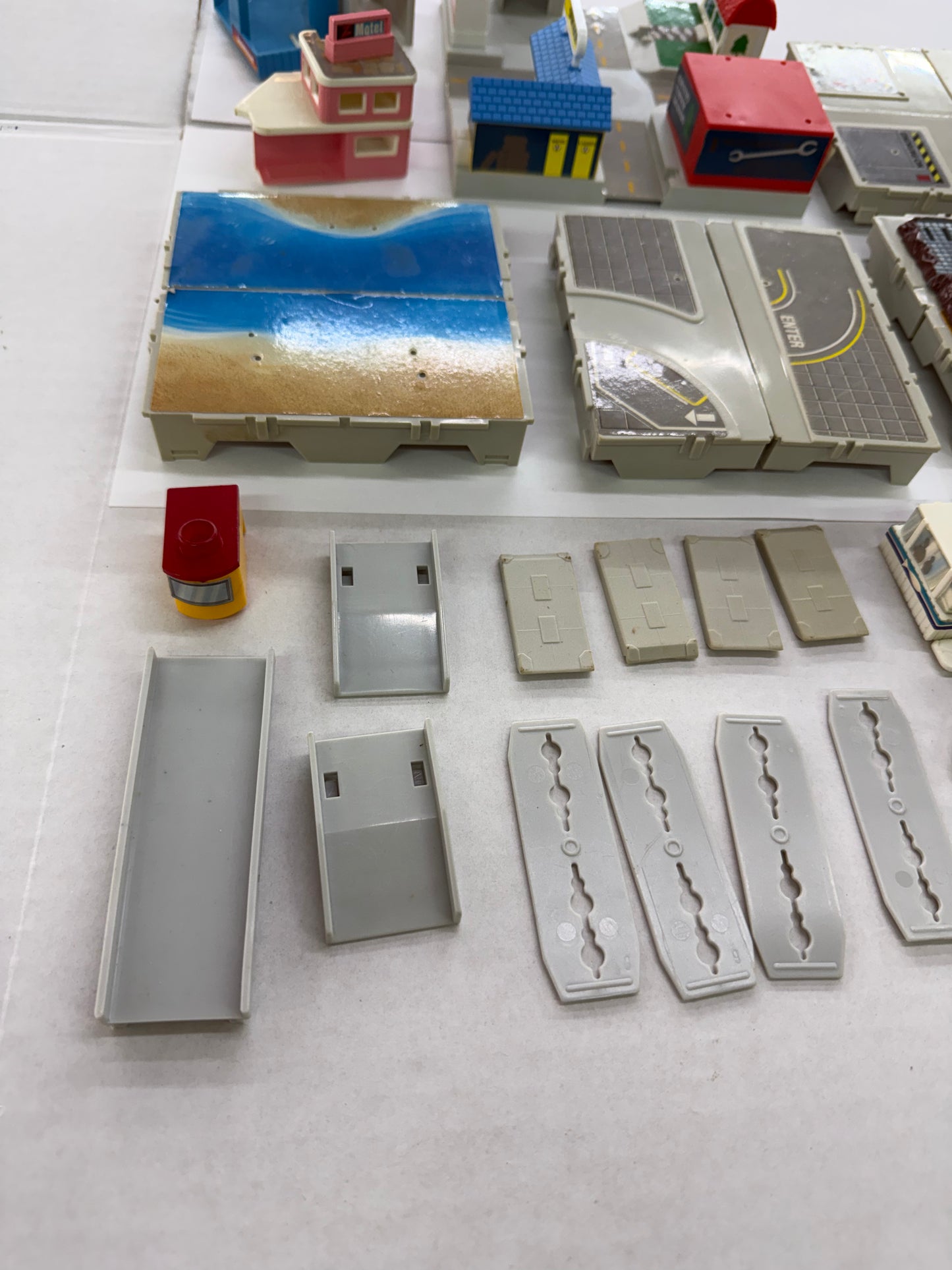Mixed Lot Of Vintage 1980’s Galoob Micro Machines Play Set Accessories