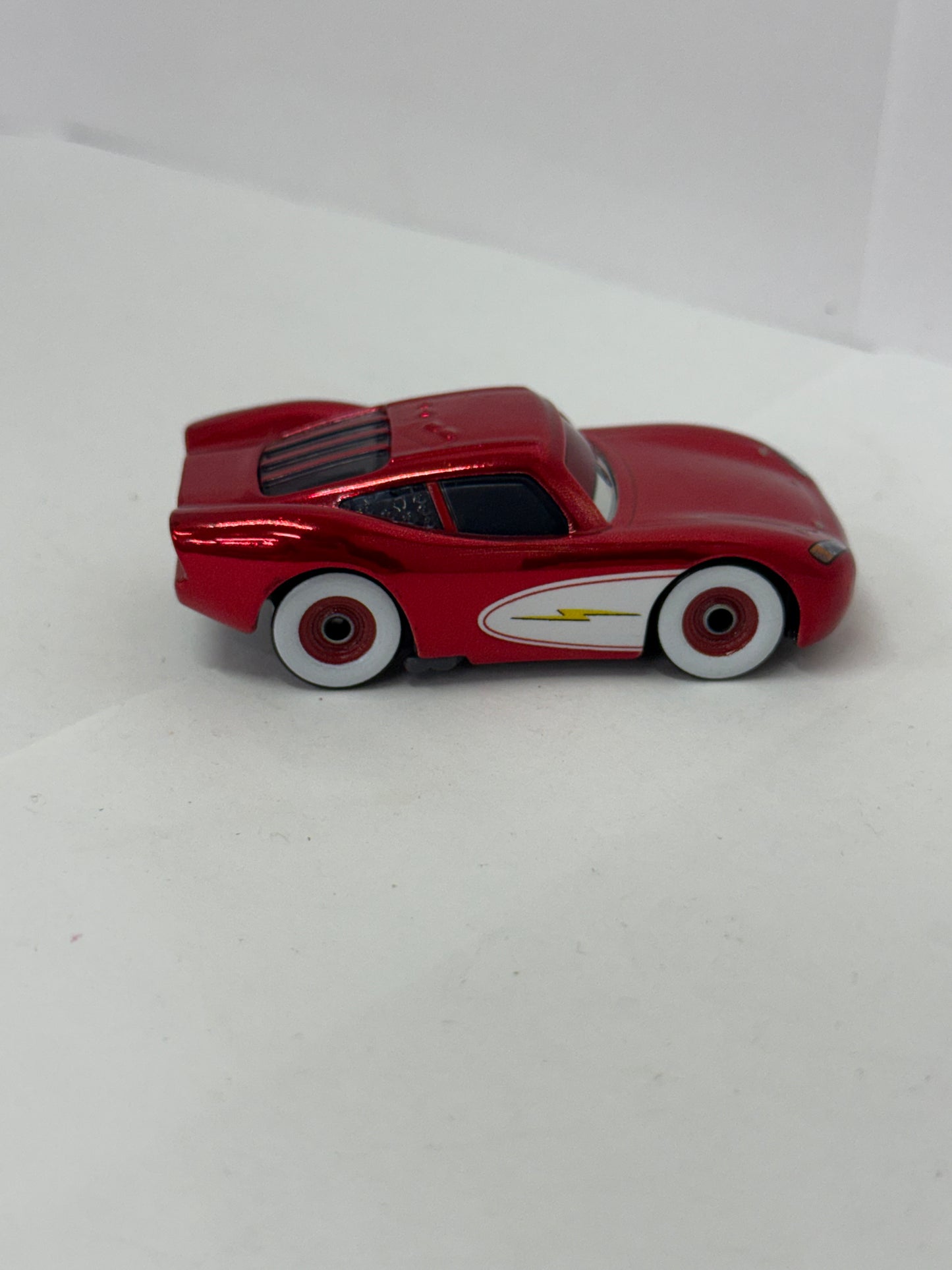 Disney Pixar Cars Cruisin' Lightning McQueen Diecast 1:55 FC Radiator Springs #2