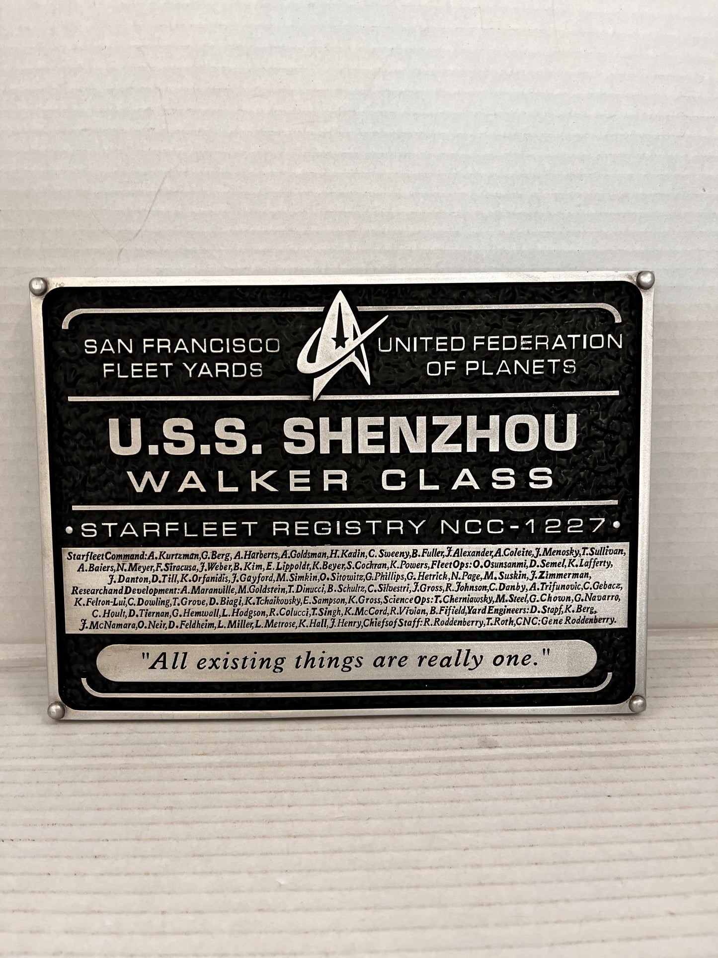 Eaglemoss: Start Trek Discovery Dedication Plaque - USS Shenzhou NCC-1227 *Mint*
