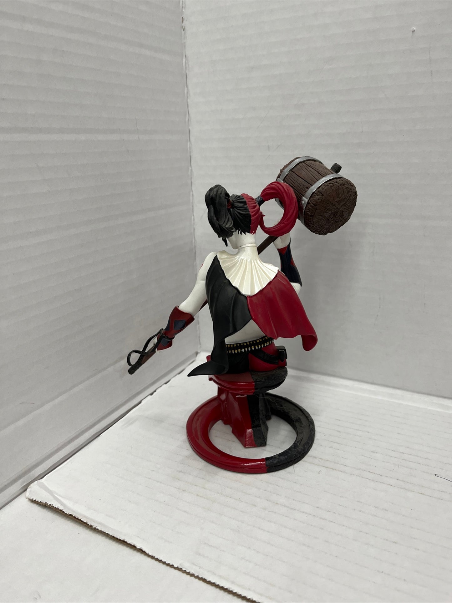DC Comics Super-Villains Harley Quinn Bust Second Edtion