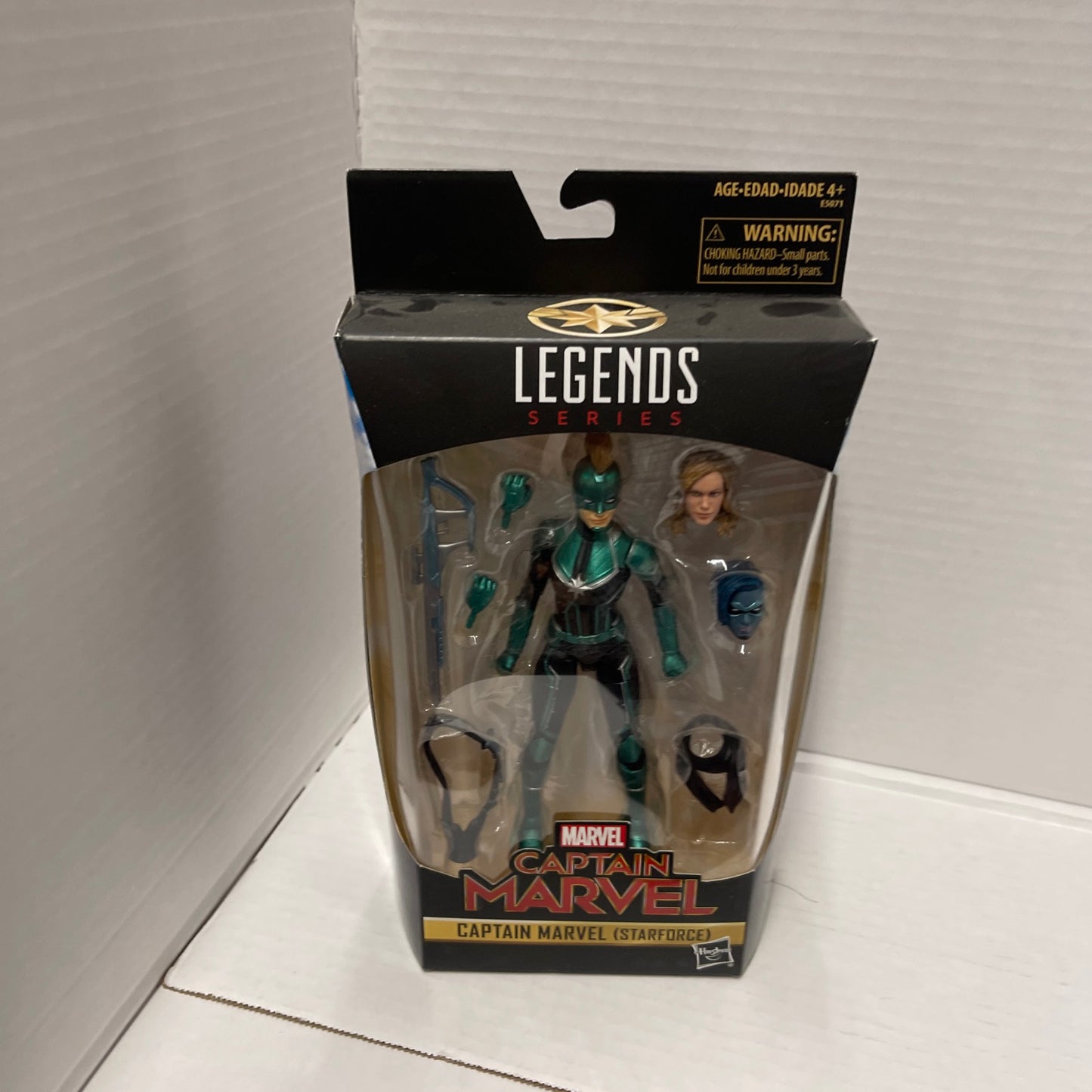 Marvel Legends captain marvel (starforce)