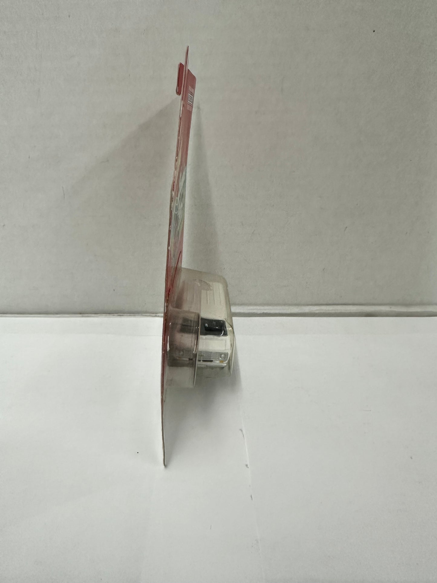 Johnny Lightning Boogie Vans 1977 Chevrolet G-20 1:64 Diecast Van White