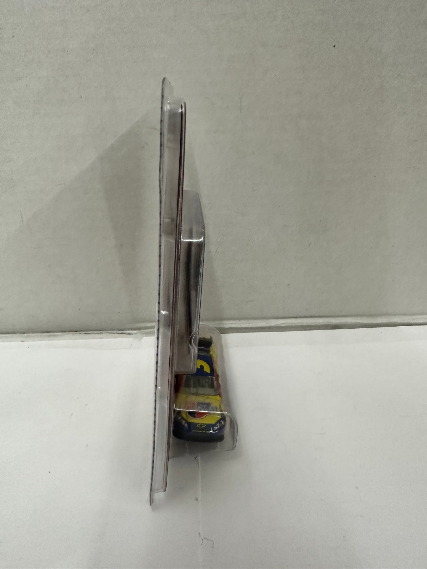 NASCAR Winners Circle Casey Mears #5 Hendrick Motorsports 1:64 Diecast Kelloggs