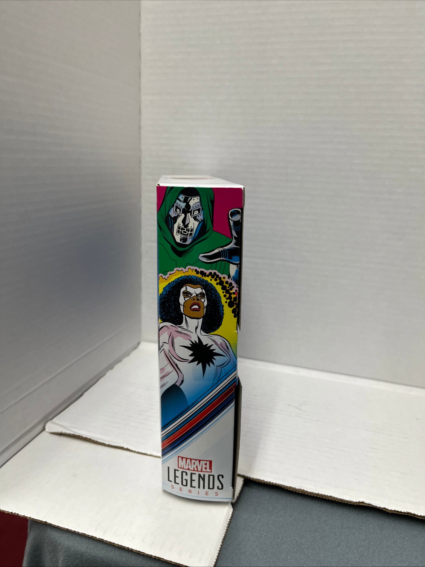 Marvel Legends Avengers CAPTAIN MARVEL vs DOCTOR DOOM 2 Pk