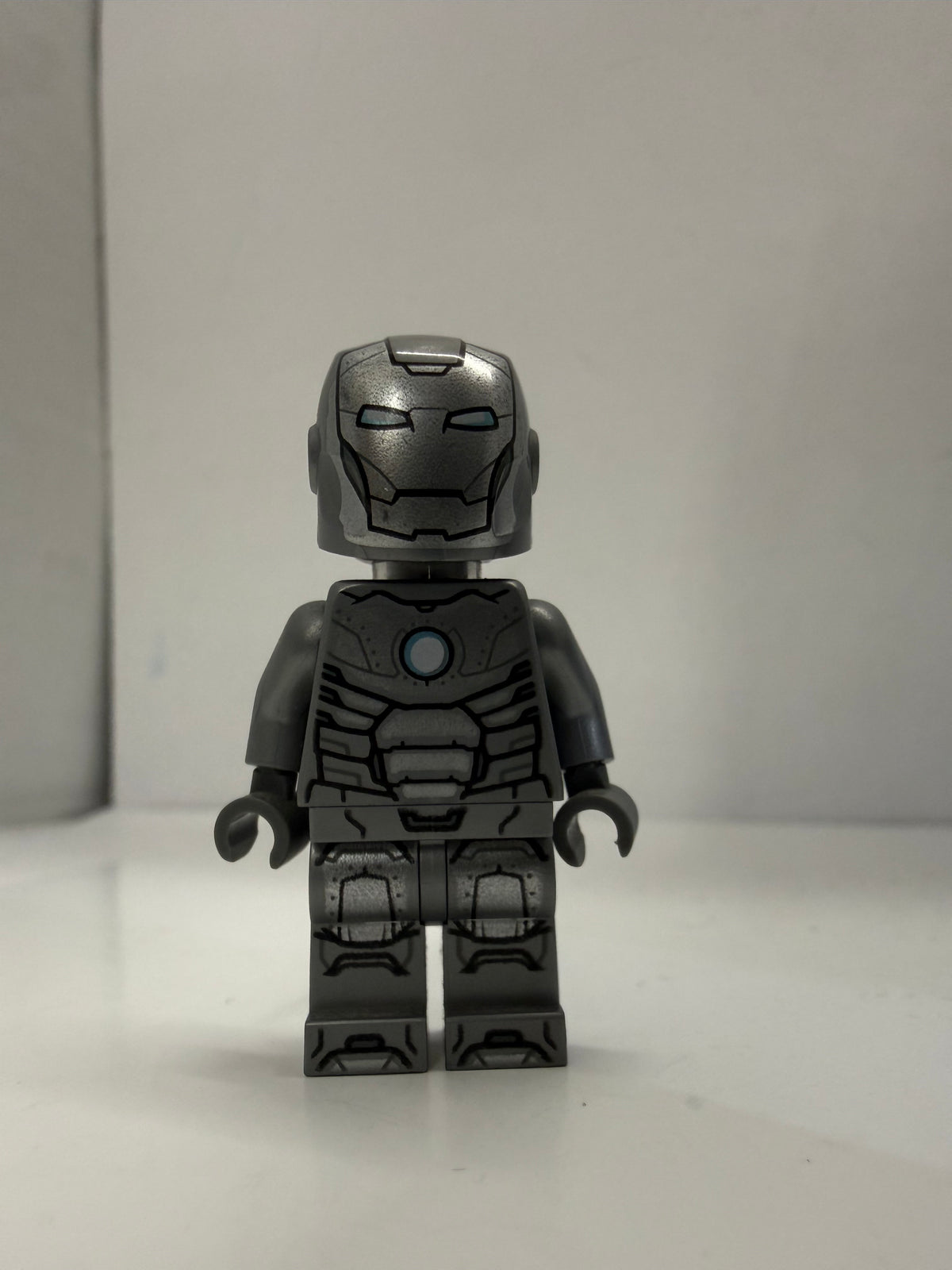 LEGO Marvel Minifigure Iron Man Mark 2 Armor Nice Condition sH0667