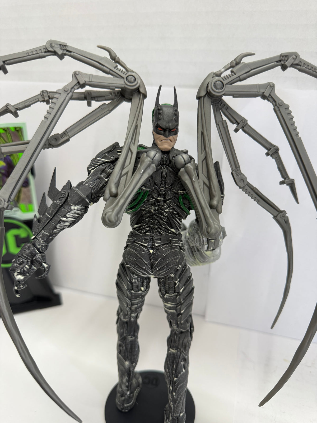 DC Multiverse Batman: Futures End Glow in The Dark Edition 7in Batman Joker Gold