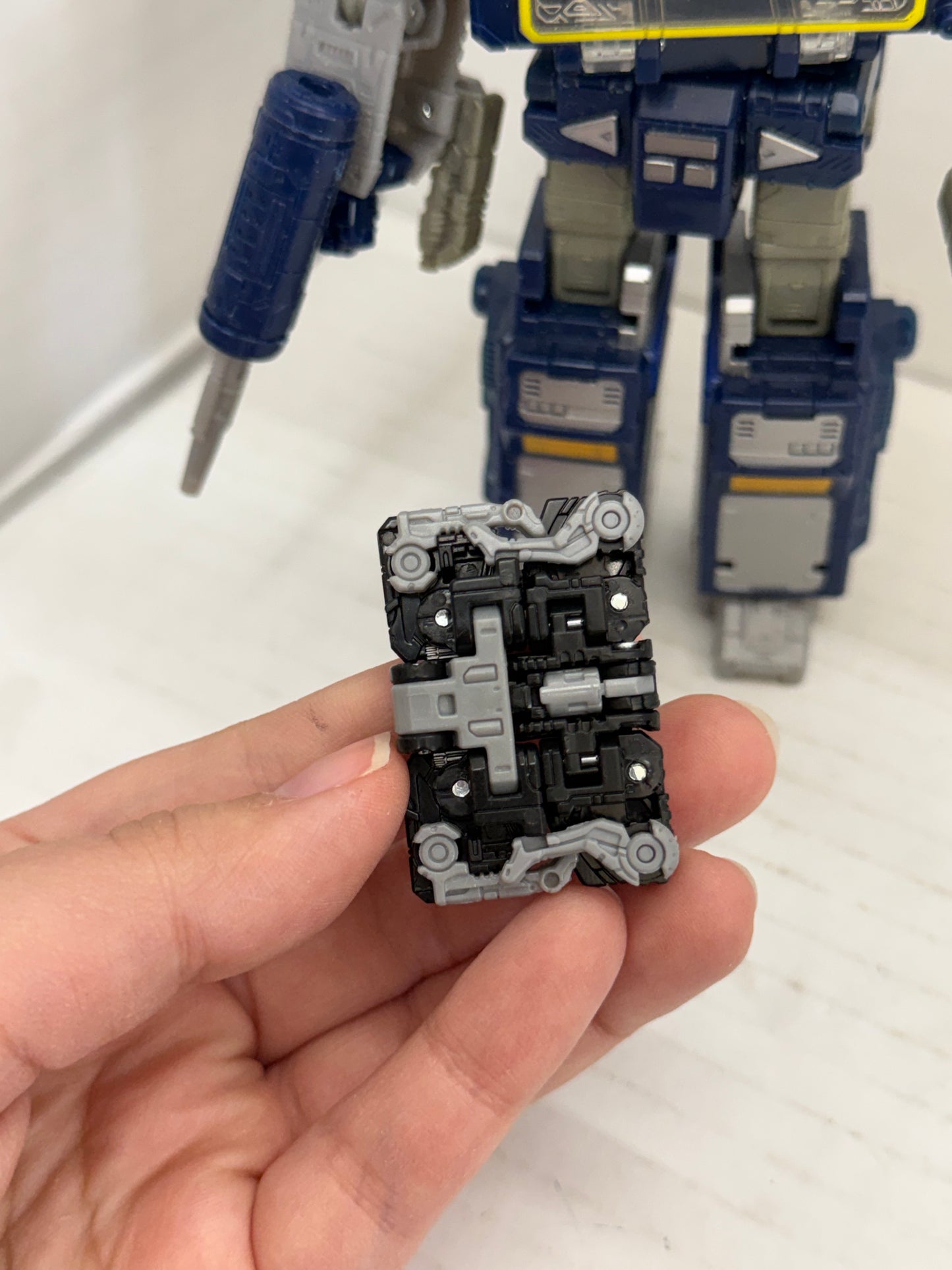 Transformers War for Cybertron Trilogy Netflix SoundWave Loose