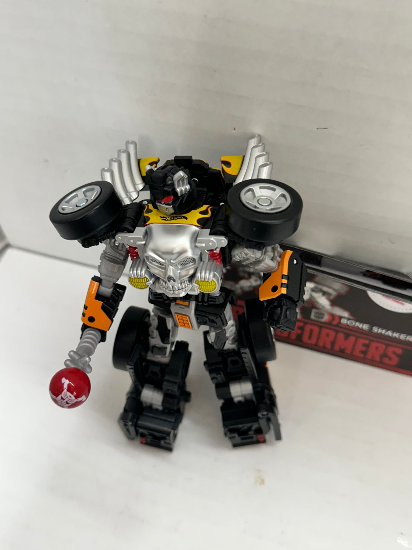 2025 Transformers X Hot Wheels Collaborative Deluxe Class Bone Shaker COMPLETE