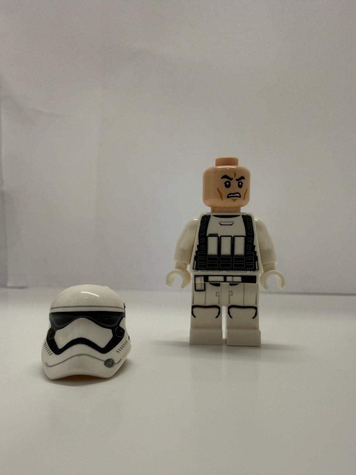 LEGO® Star Wars First Order Heavy Assault Stormtrooper Minifigure 75132 sw0695