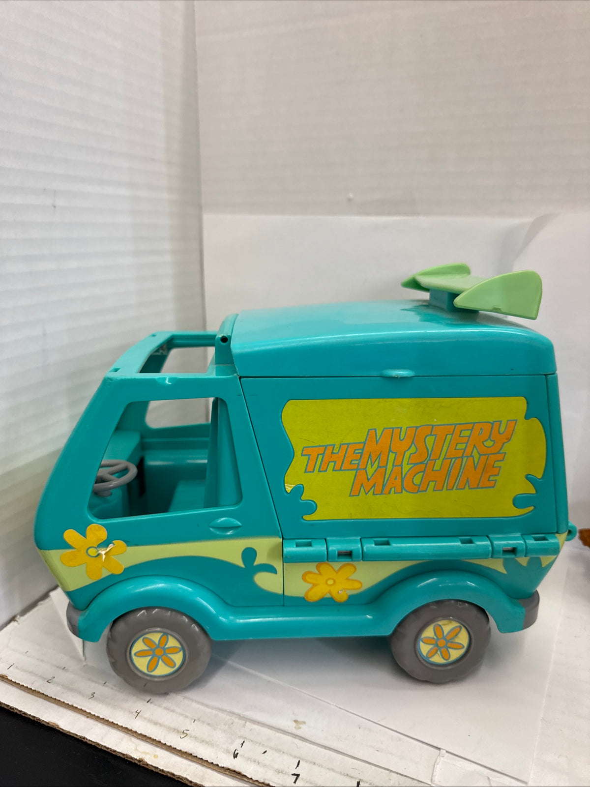 Scooby-Doo Mystery Machine Van With 5 Figures