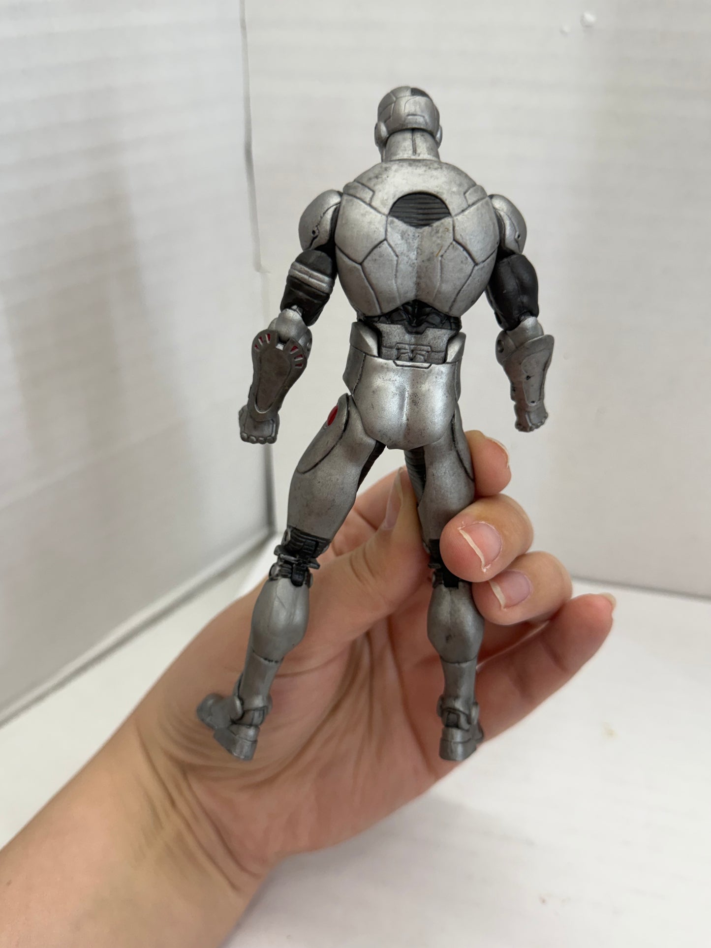 DC Collectibles DC Comics Icons: Cyborg Forever Evil Deluxe 6" Action Figure