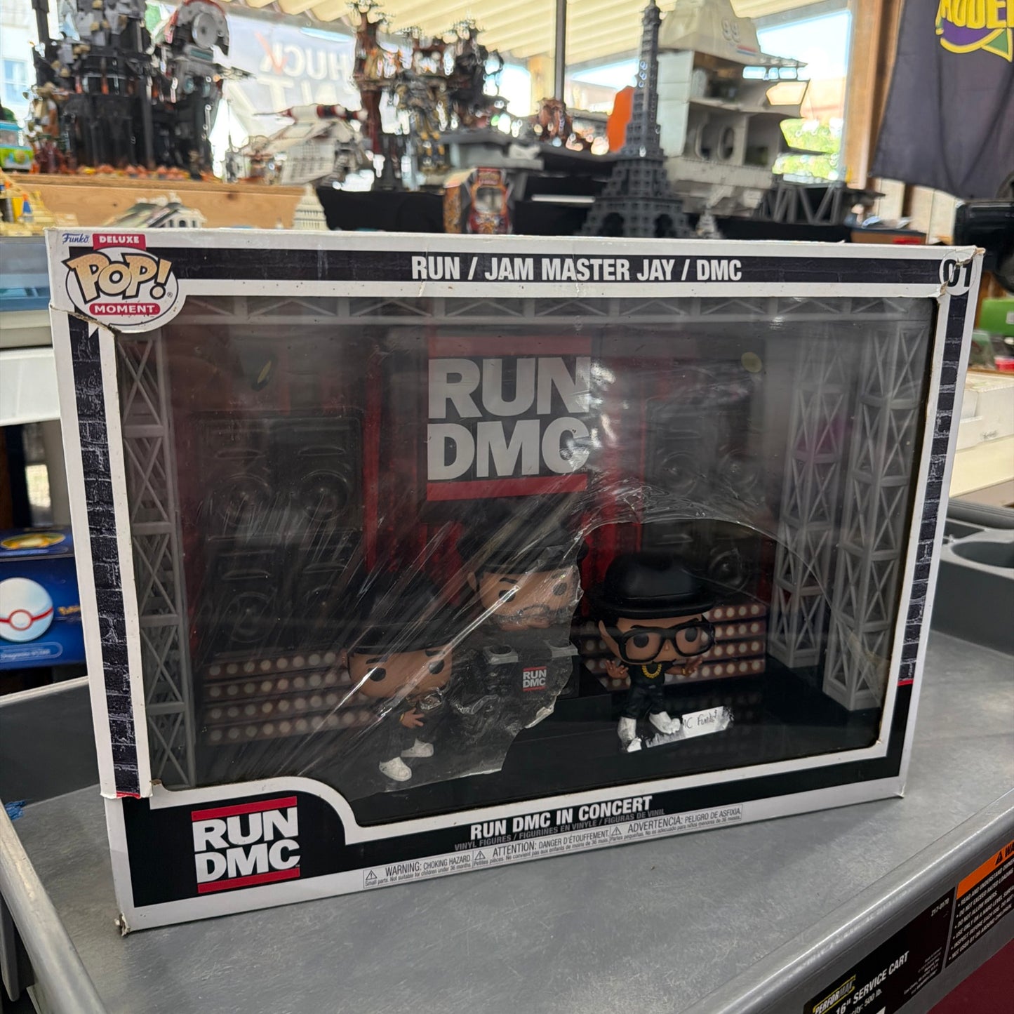 Funko Pop! Deluxe RUN DMC in Concert Limited Edition New 3 Figures Box Dmg