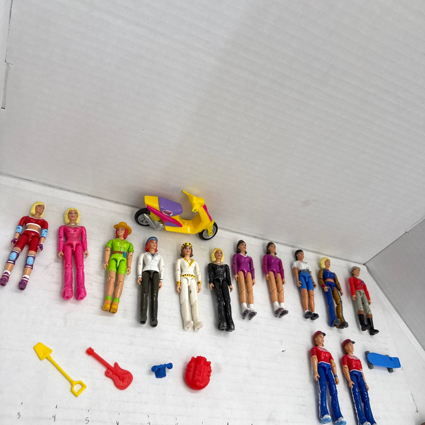 Vintage 1999 Lanard WOW Girls Action Figures - Lot Of 13 With Accessories!