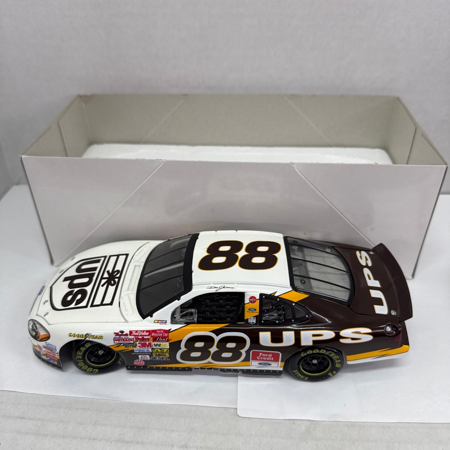 2003 ACTION RACING DALE JARRETT #88 UPS TAURUS LIMITED EDITION 1:24 SCALE NASCAR