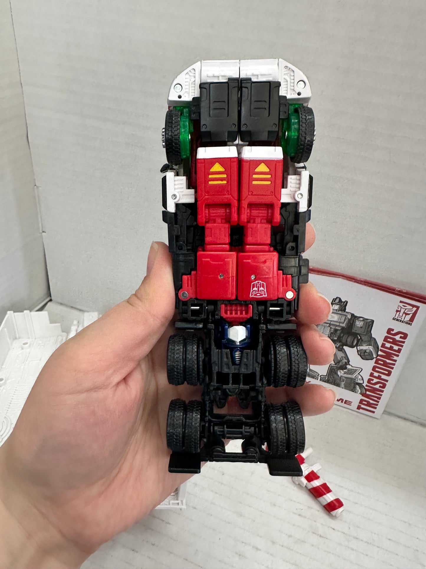 Transformers Leader Class 2022 Holiday Optimus Prime Hasbro Complete