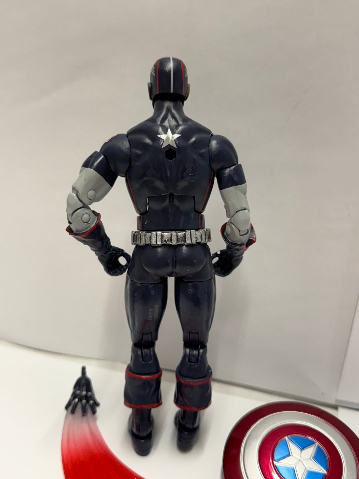 Hasbro Marvel Legends Secret Wars Captain America Action Figure 6” BAF