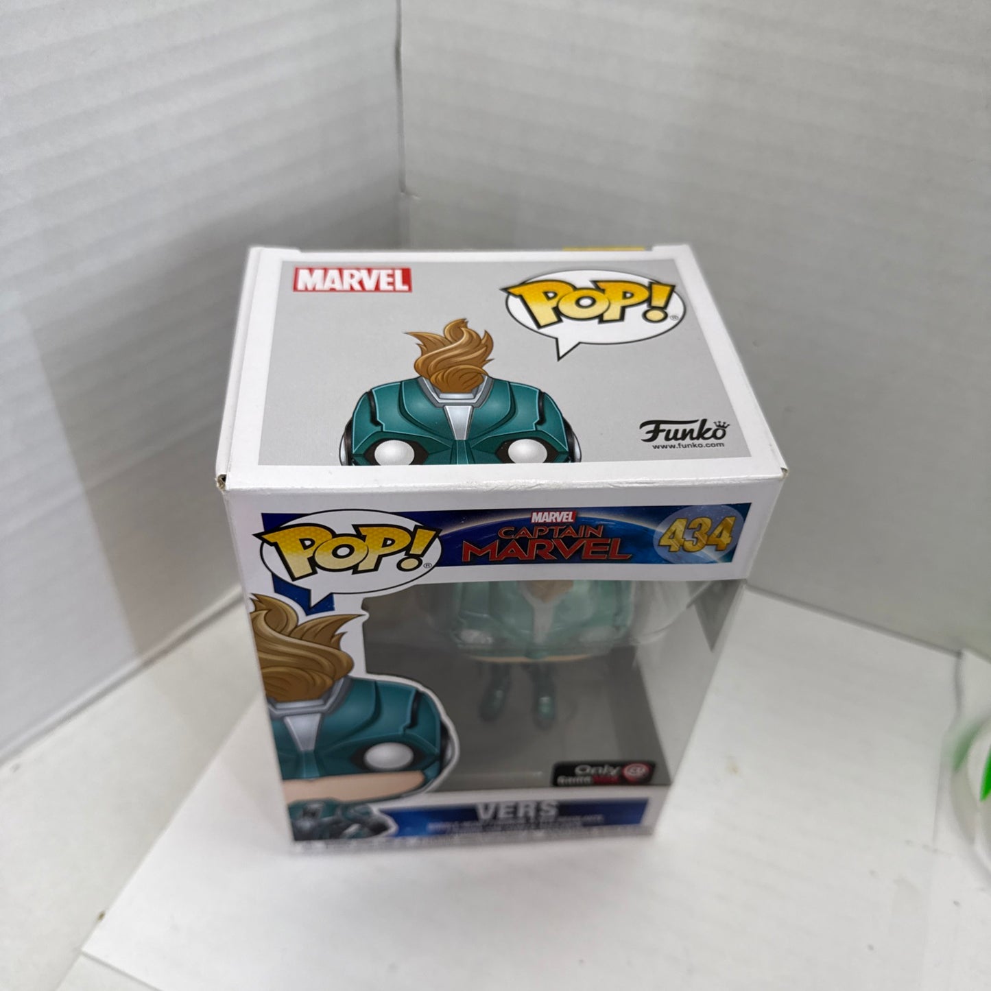 FUNKO POP CAPTAIN MARVEL VERS MASKED #434