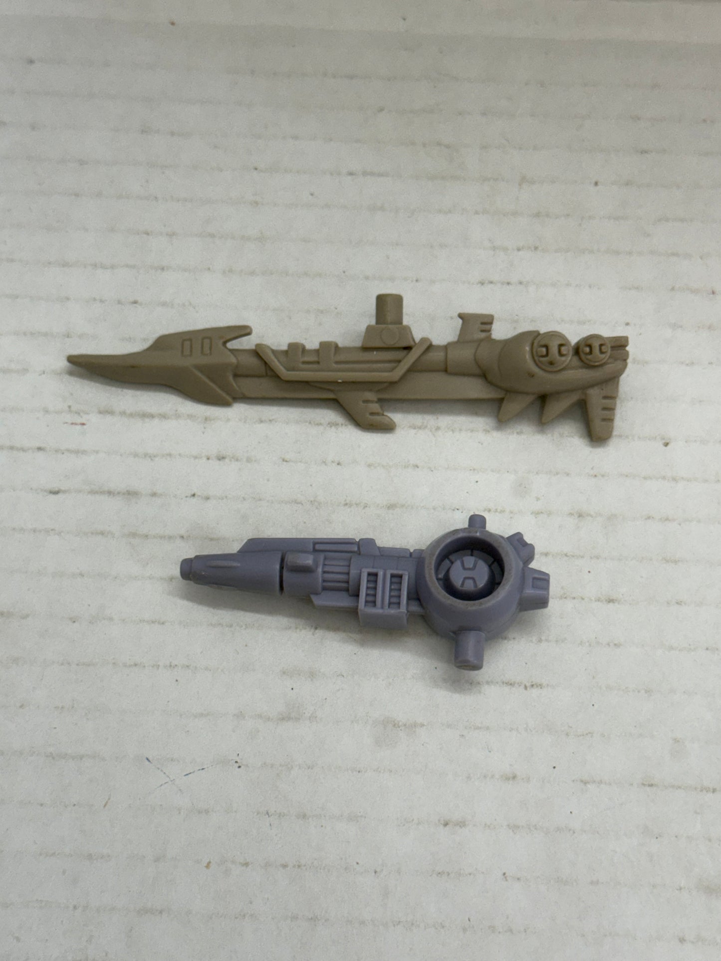 Transformers G1 Pretenders Finback Weapons - Harpoon & Stun Gun