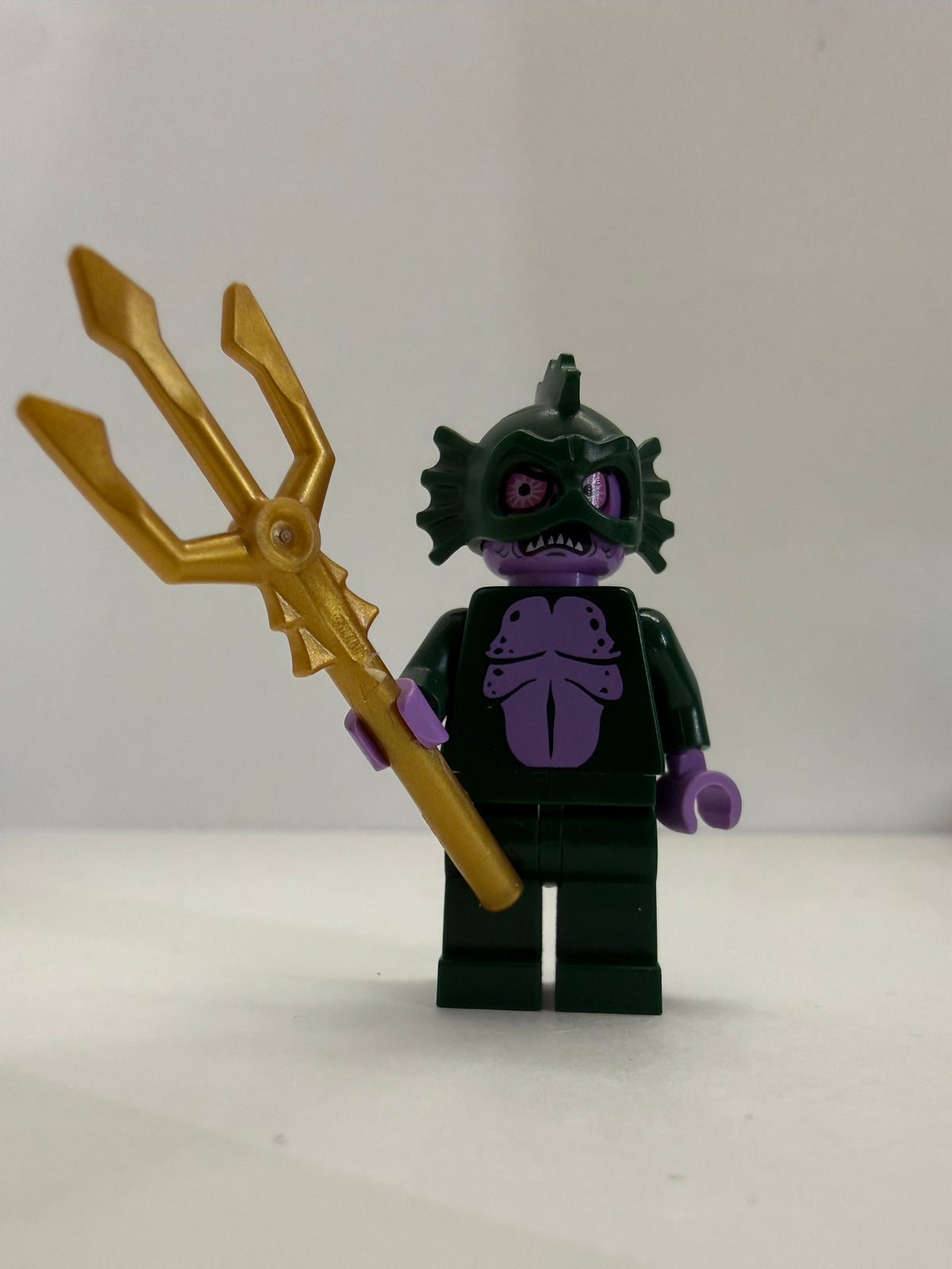 LEGO (Scooby-Doo 75903) Swamp Monster / Mr. Brown Minifigure scd014 w/ Trident