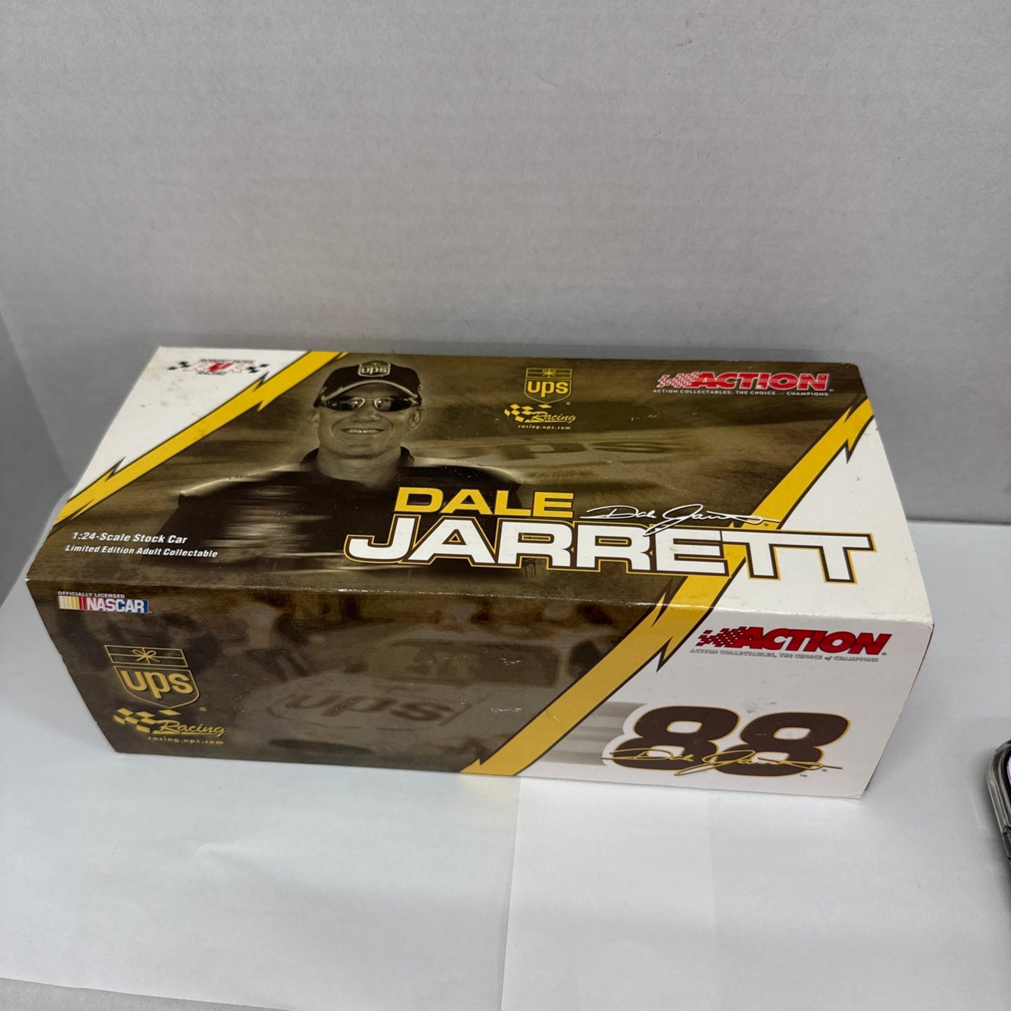 2003 ACTION RACING DALE JARRETT #88 UPS TAURUS LIMITED EDITION 1:24 SCALE NASCAR