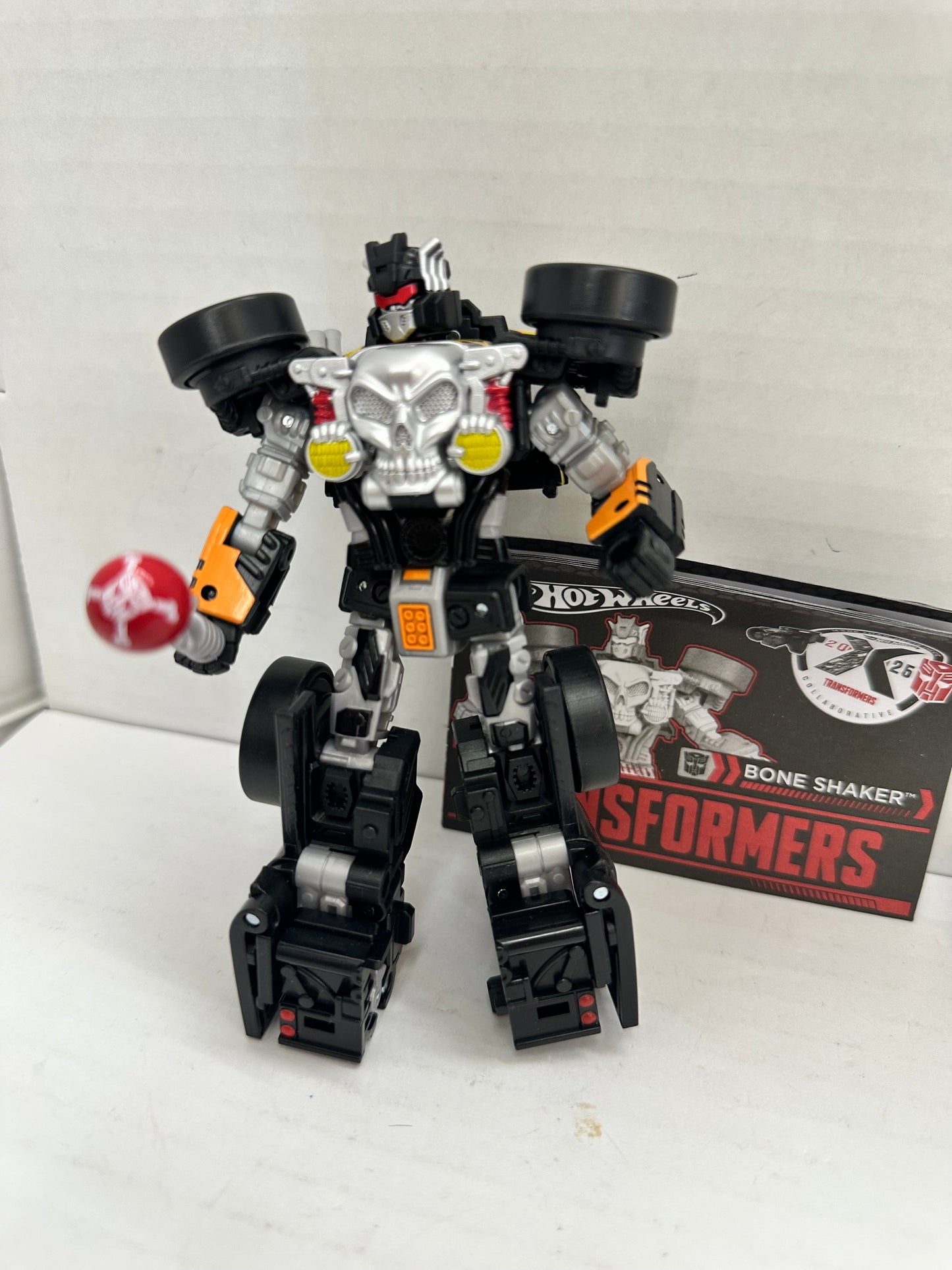 2025 Transformers X Hot Wheels Collaborative Deluxe Class Bone Shaker COMPLETE